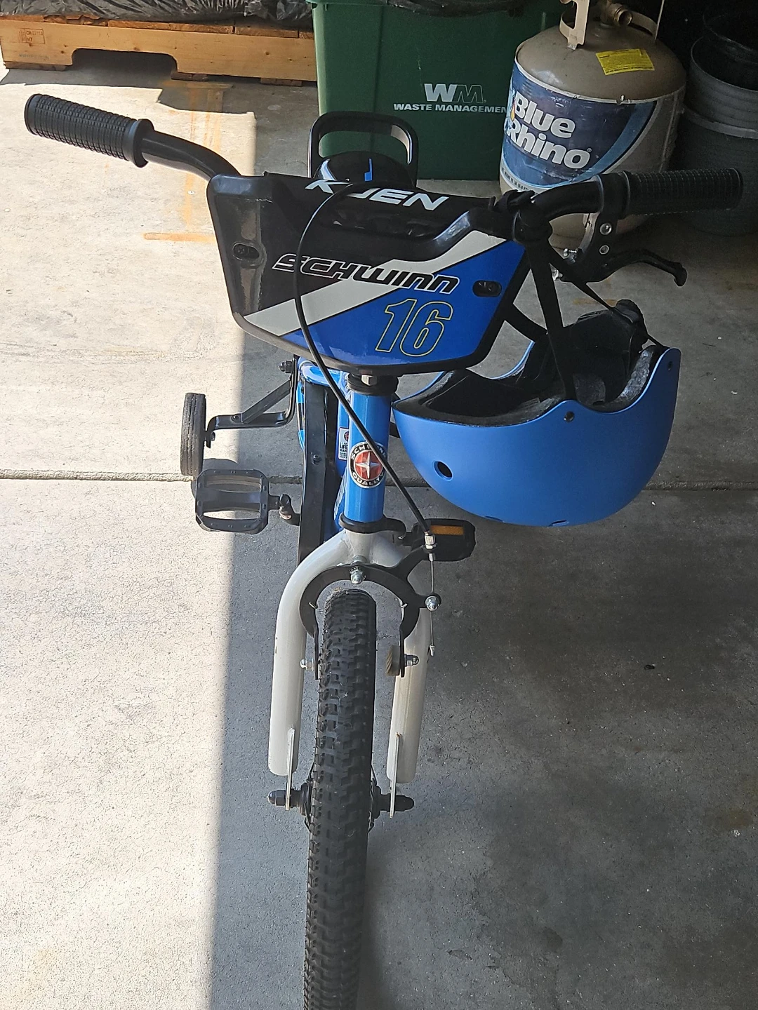 Schwinn Koen 16" Kids Bike with Helmet