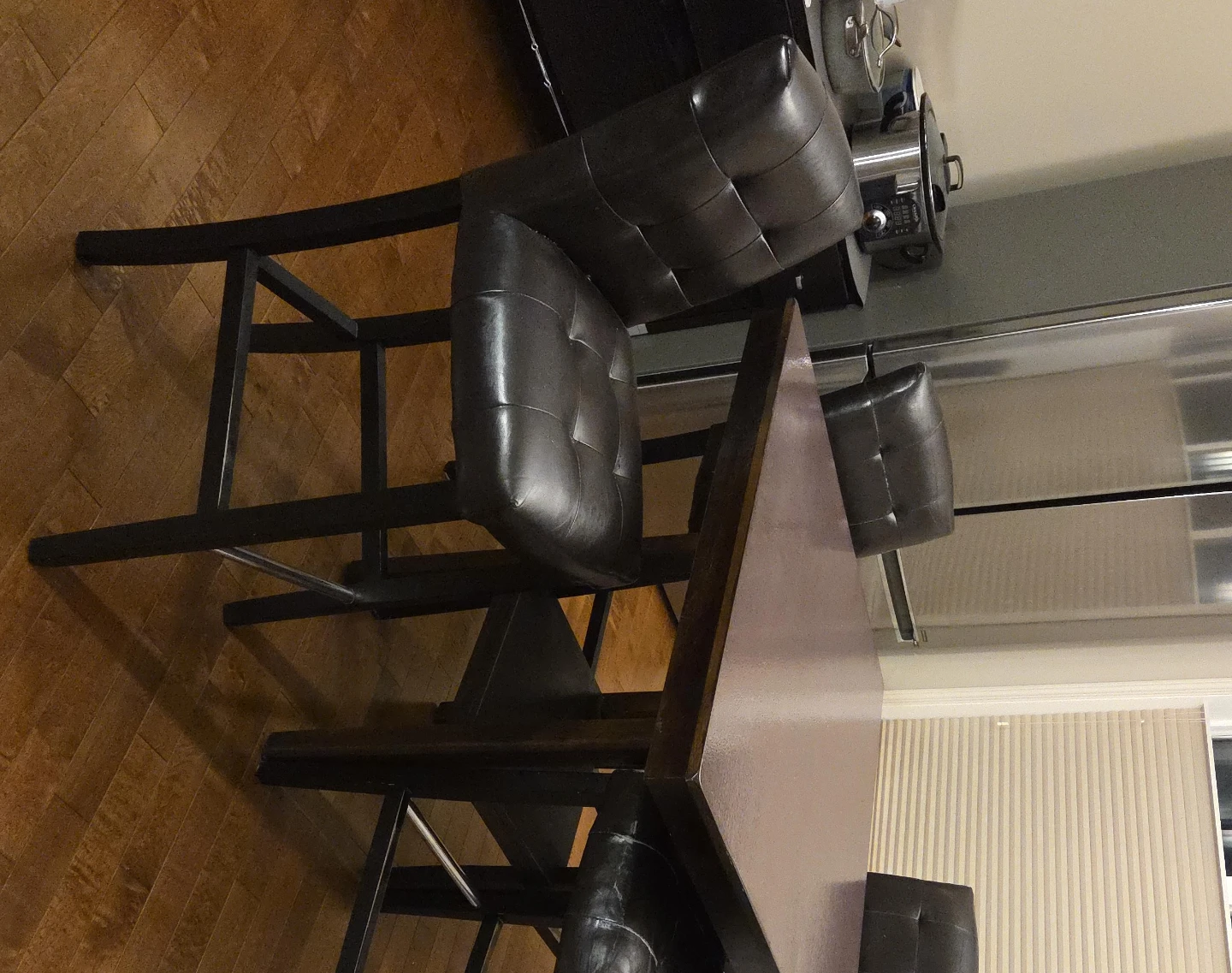 Set of 4 Tufted Faux Leather Bar Stools