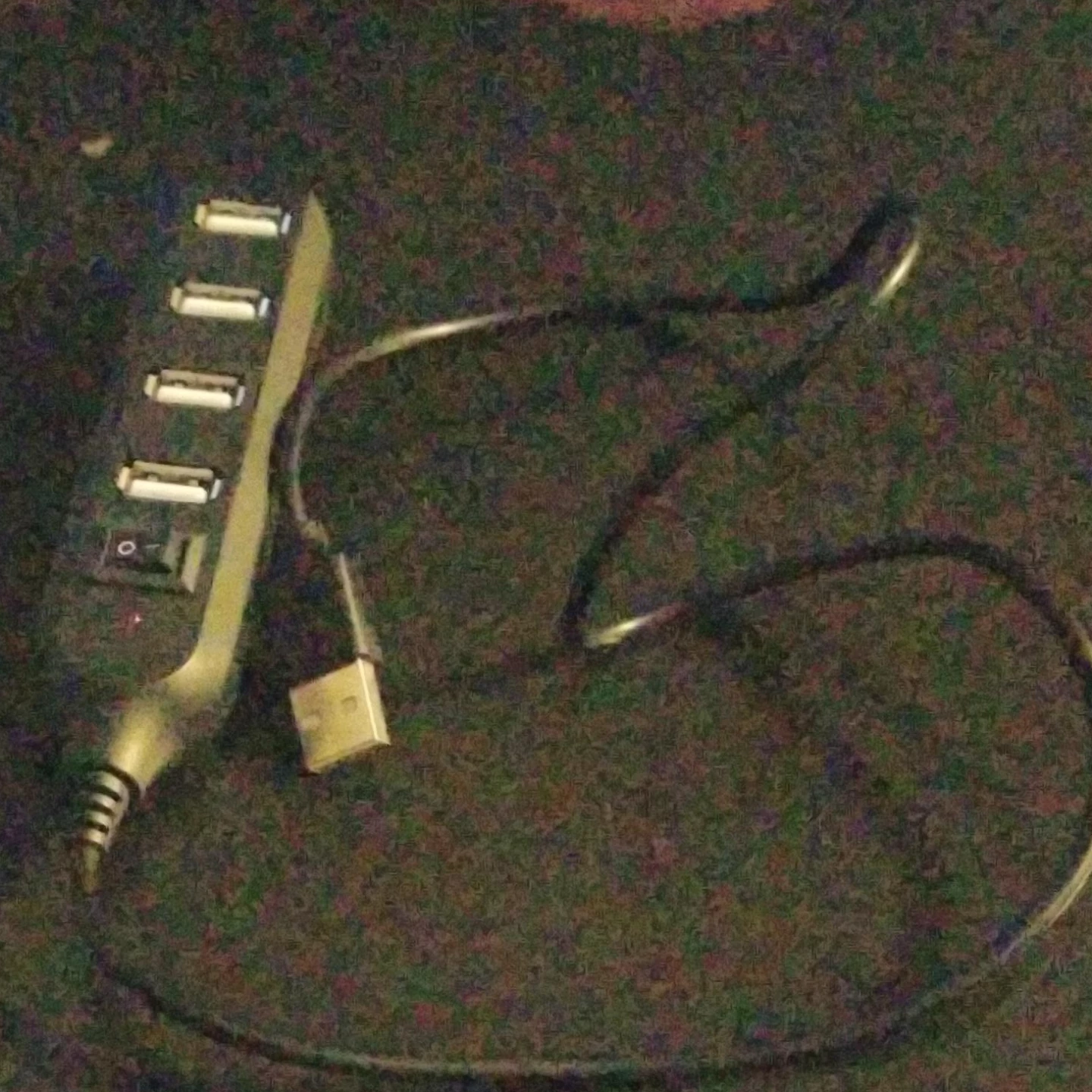 4-Port USB Hub with Individual Switches
