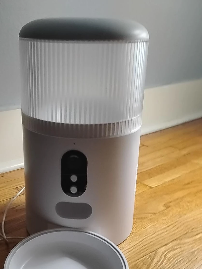 Faroro Cat feeder,wifi cam2 way audio. Free delivery 🚚