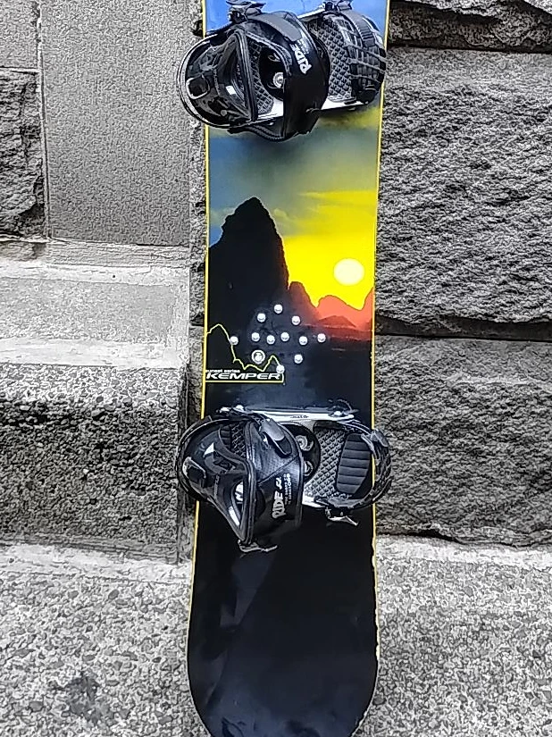 Kemper Snowboard with Ride Bindings