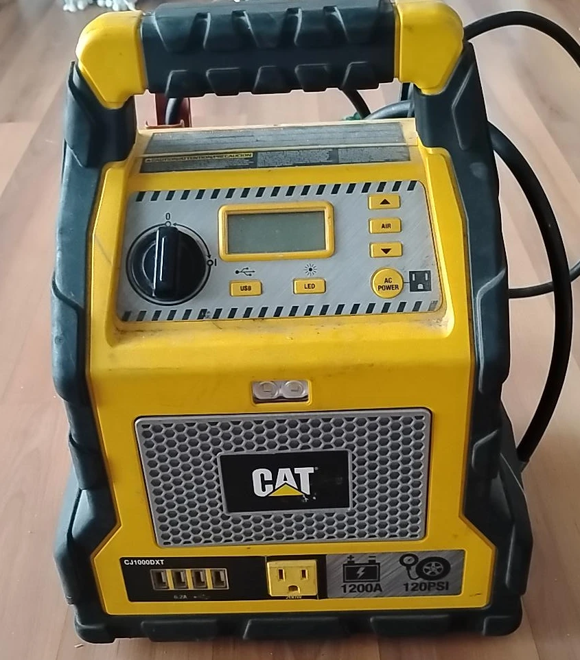 CAT CJ10000XT 1200A Jump Starter & Air Compressor