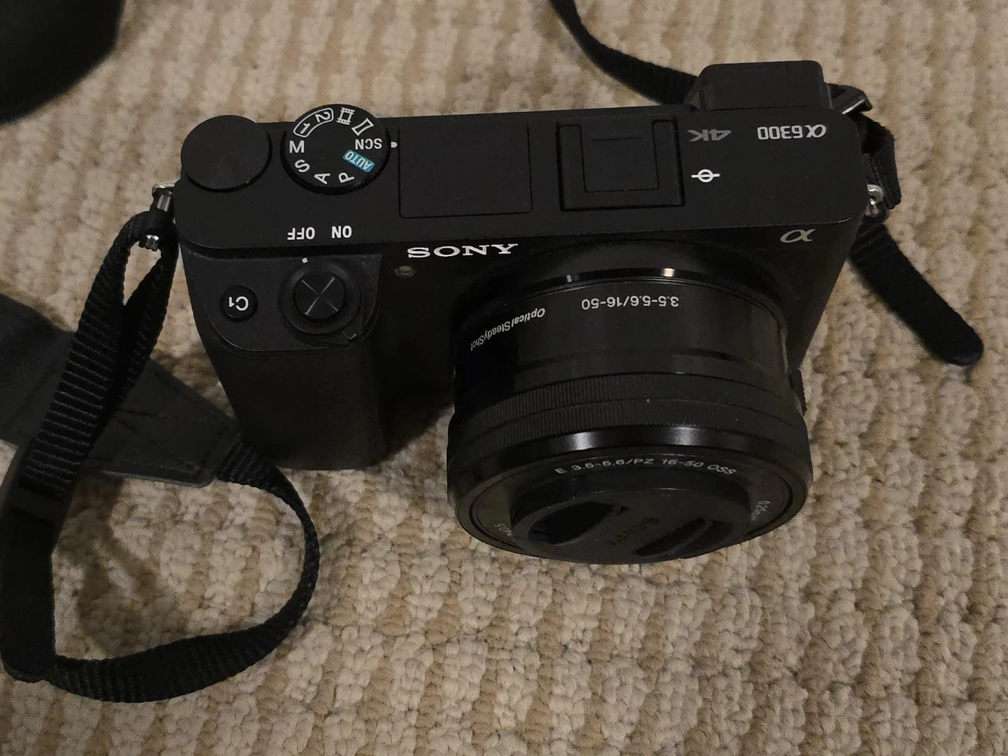 Sony Alpha a6300 Camera with 16-50mm Lens