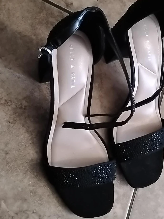 Kelly & Katie Black Block Heel Sandals