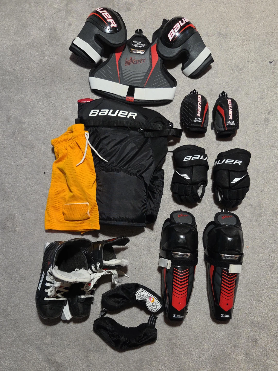 Bauer Youth Hockey Starter Kit - Skates included 🏉🏈