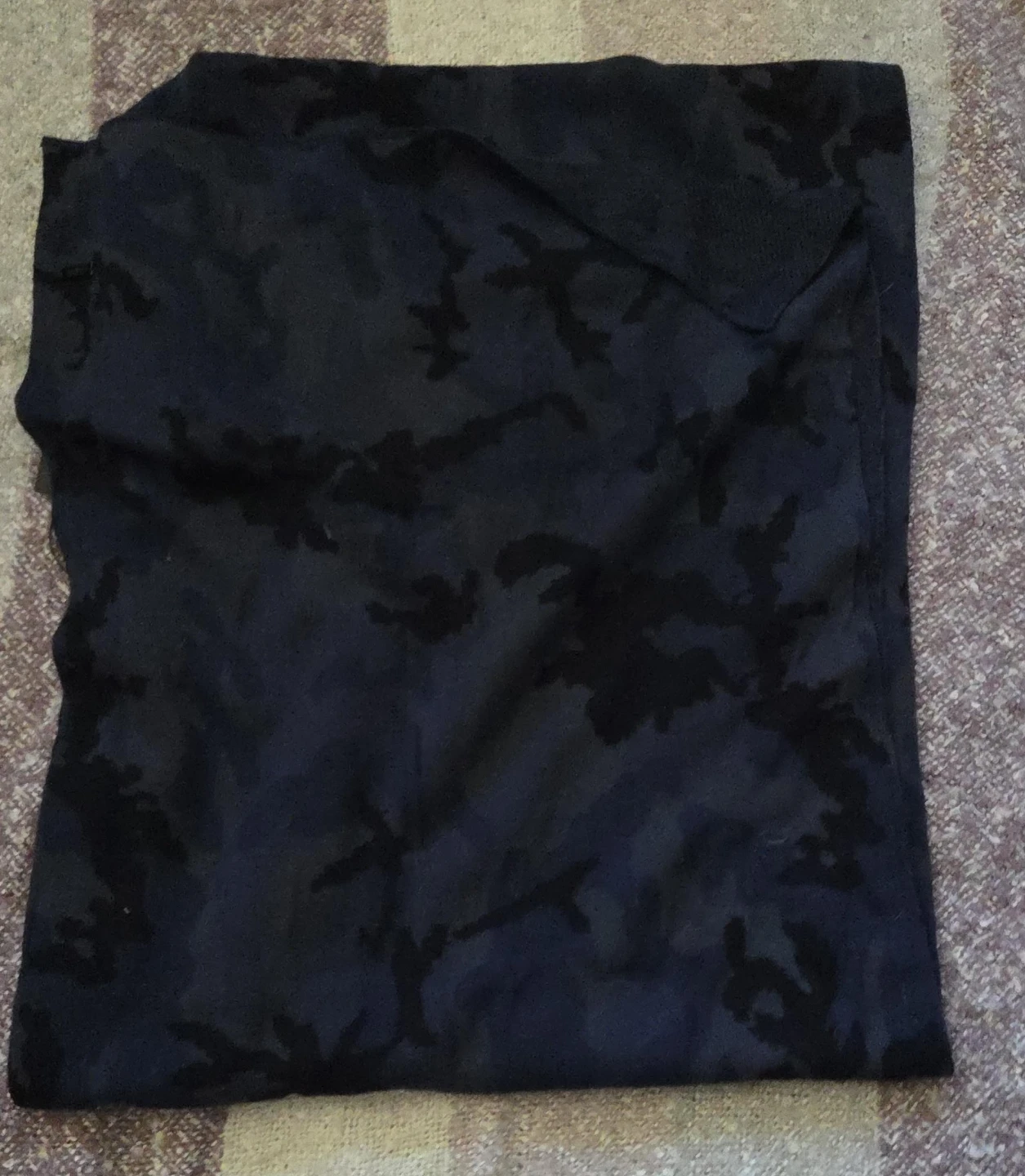 Lululemon Black Camo scarf