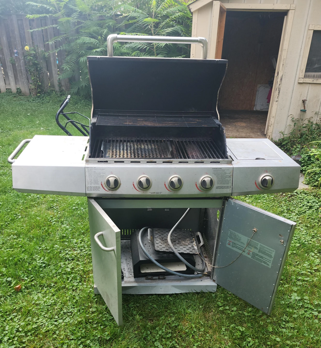 Backyard Grill 5-Burner Propane BBQ - photo 4