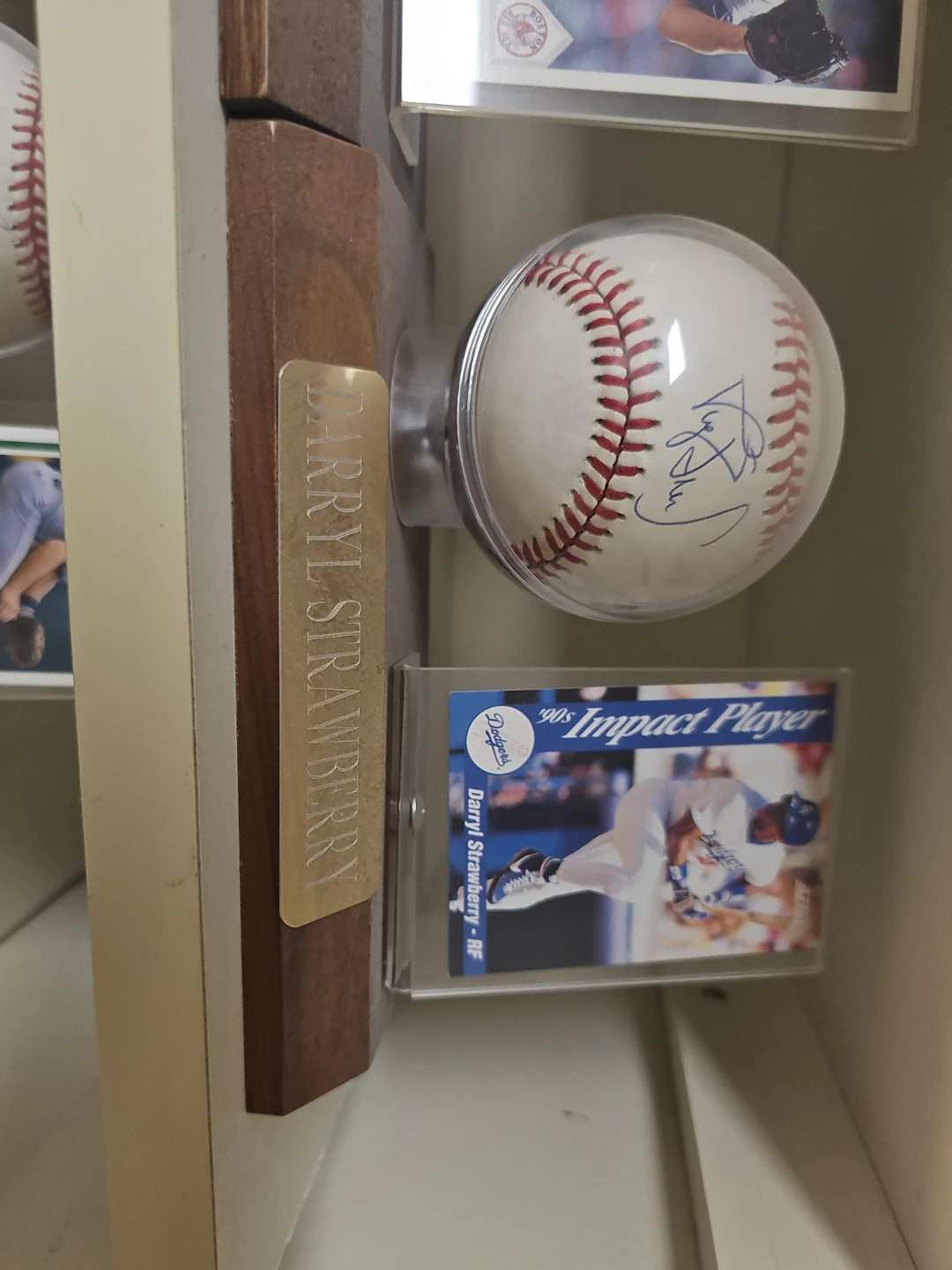 Darryl Strawberry Autographed Baseball and Trading Card