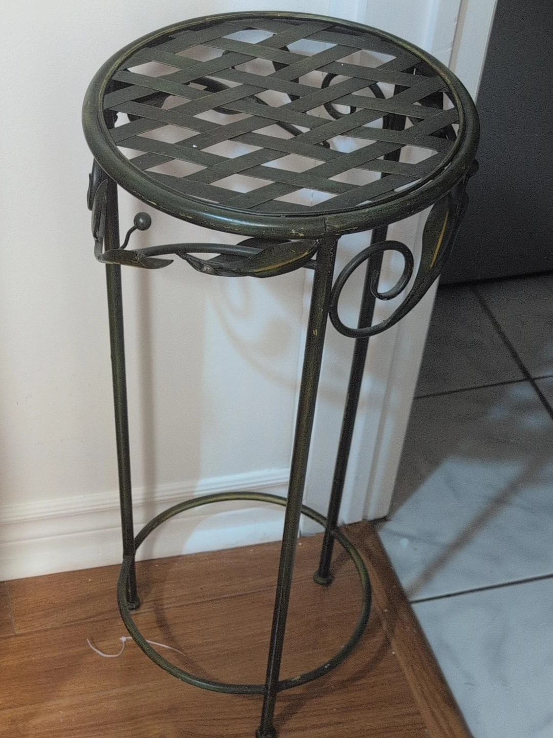 Metal Plant Stand