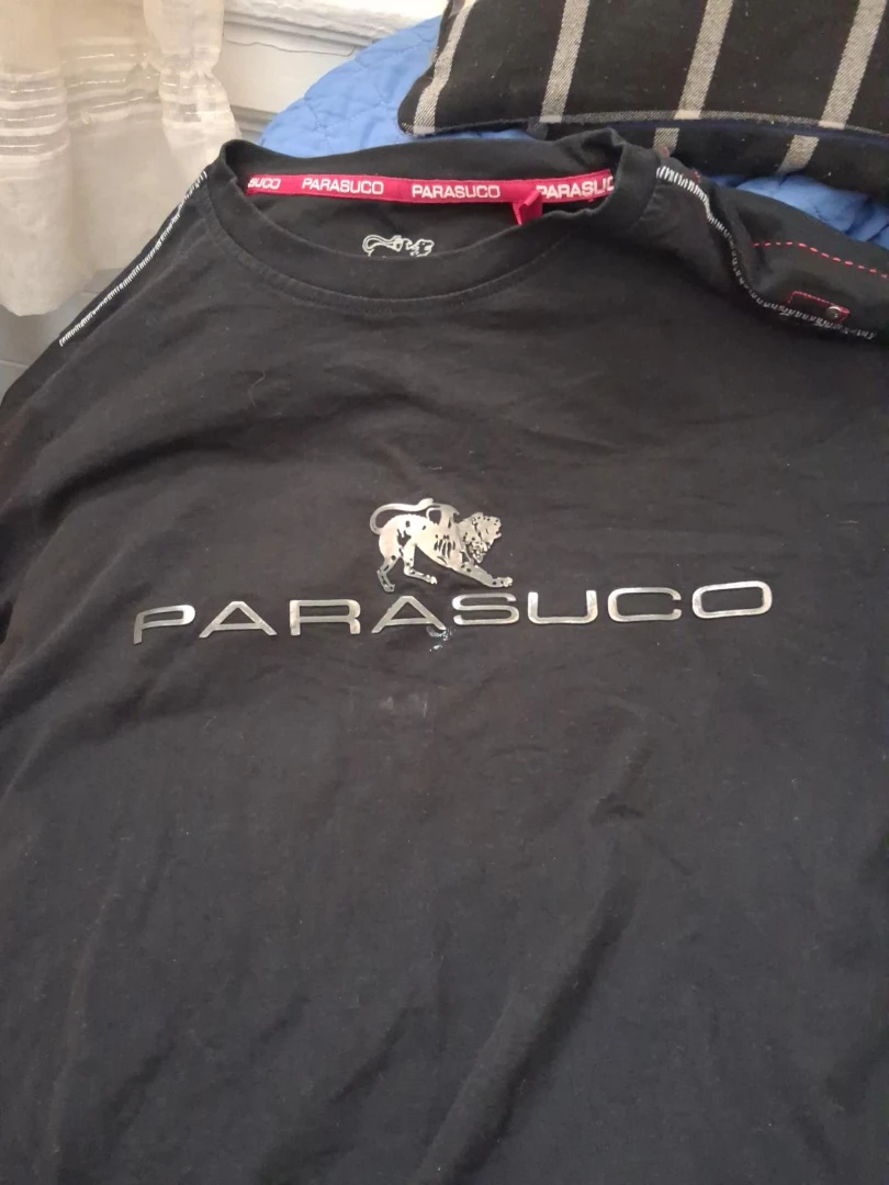 PARASUCO Black T-Shirt with Lion Graphic