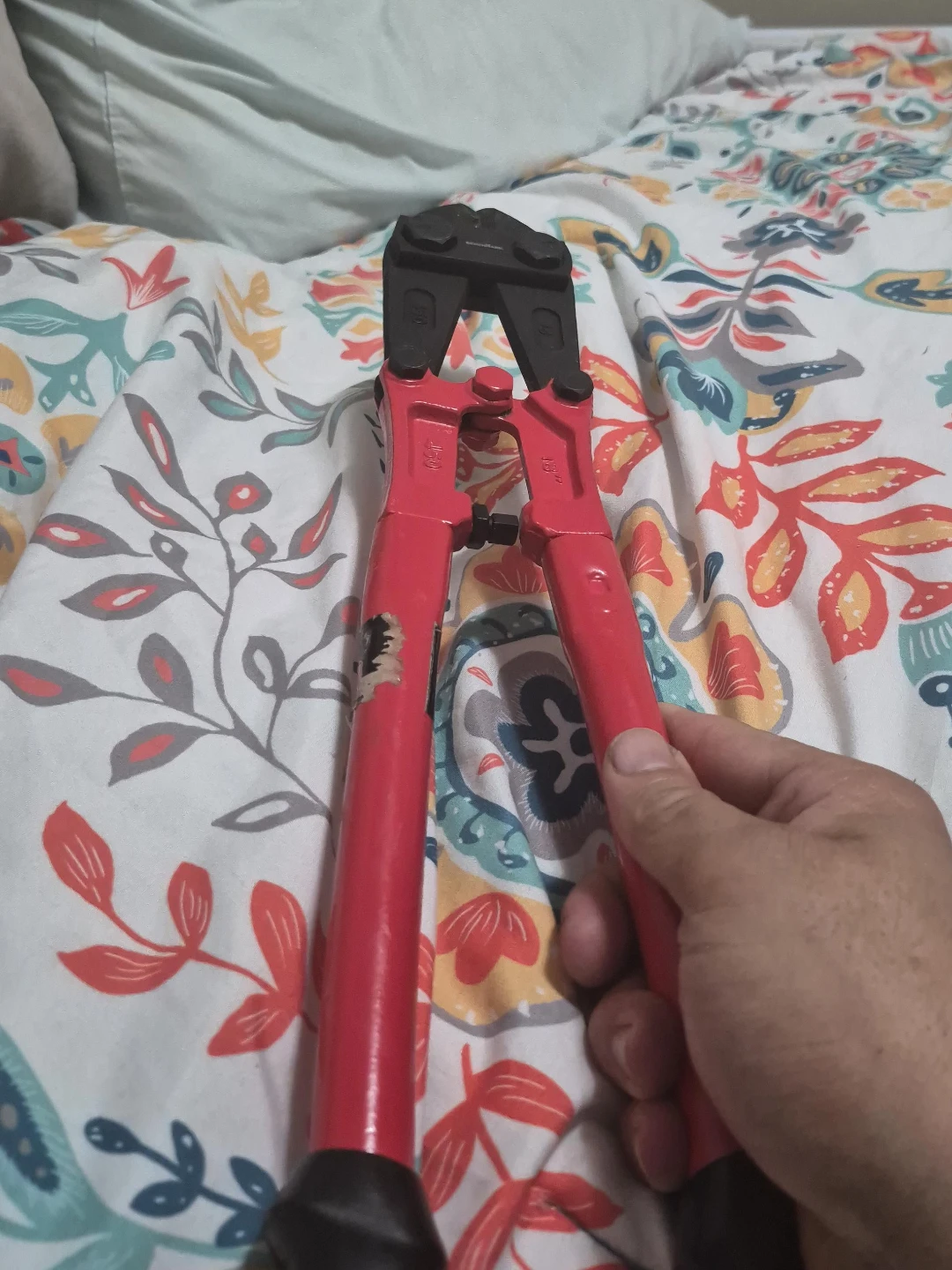 Red Bolt Cutters - 18 Inch