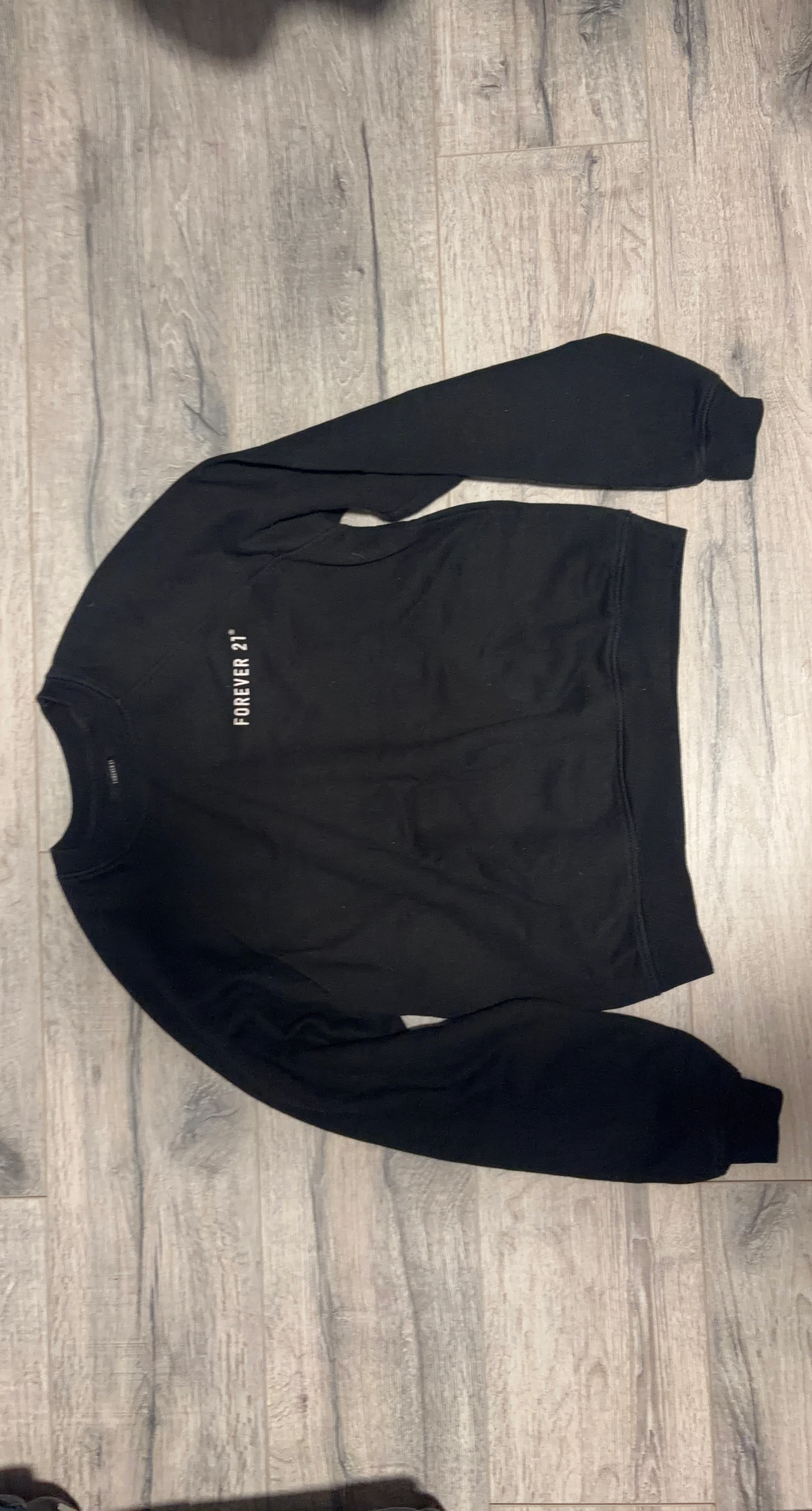 Forever 21 Black Crewneck Sweatshirt