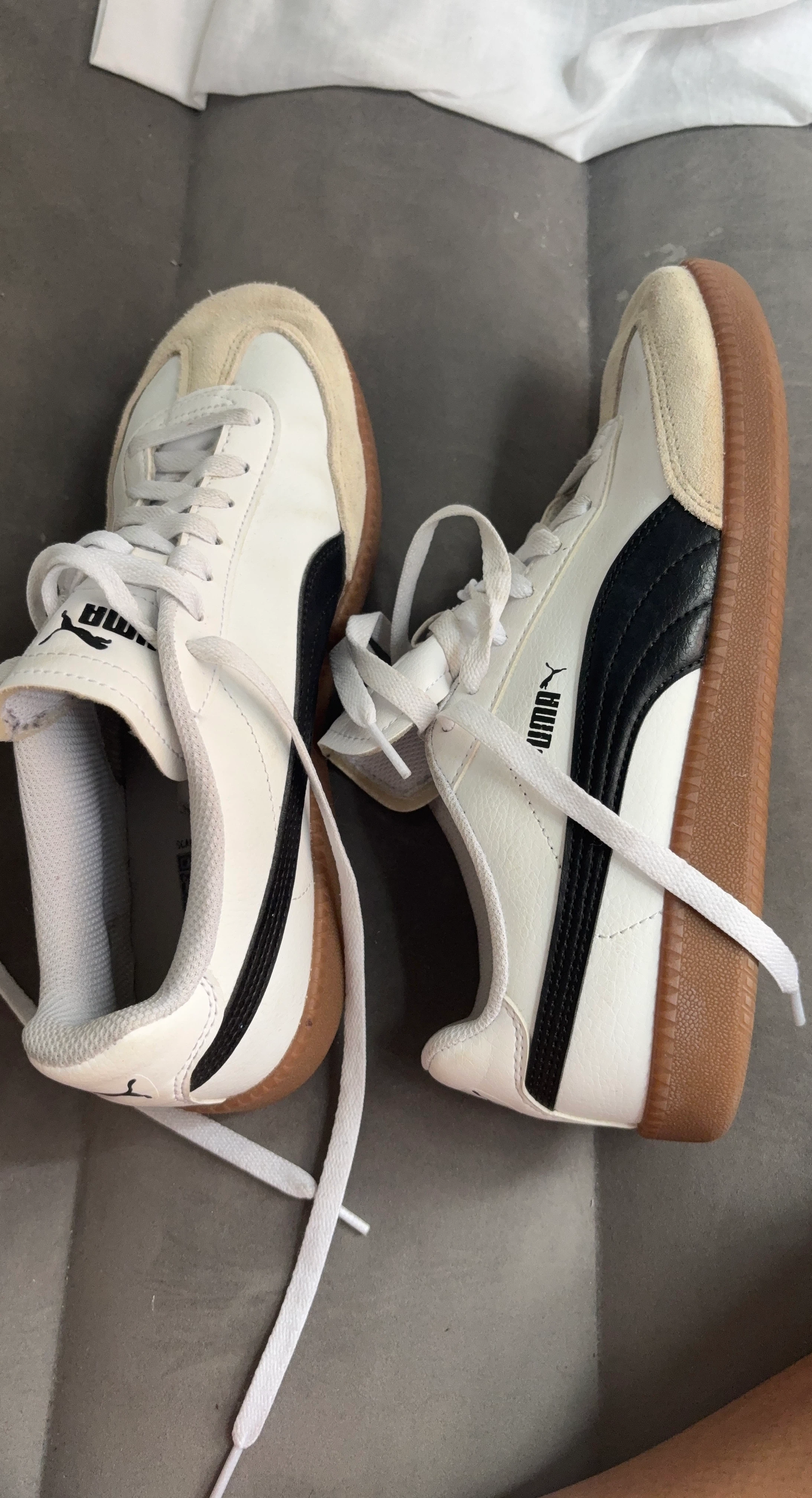 Puma Sneakers White and Black Women's Size 9.5
