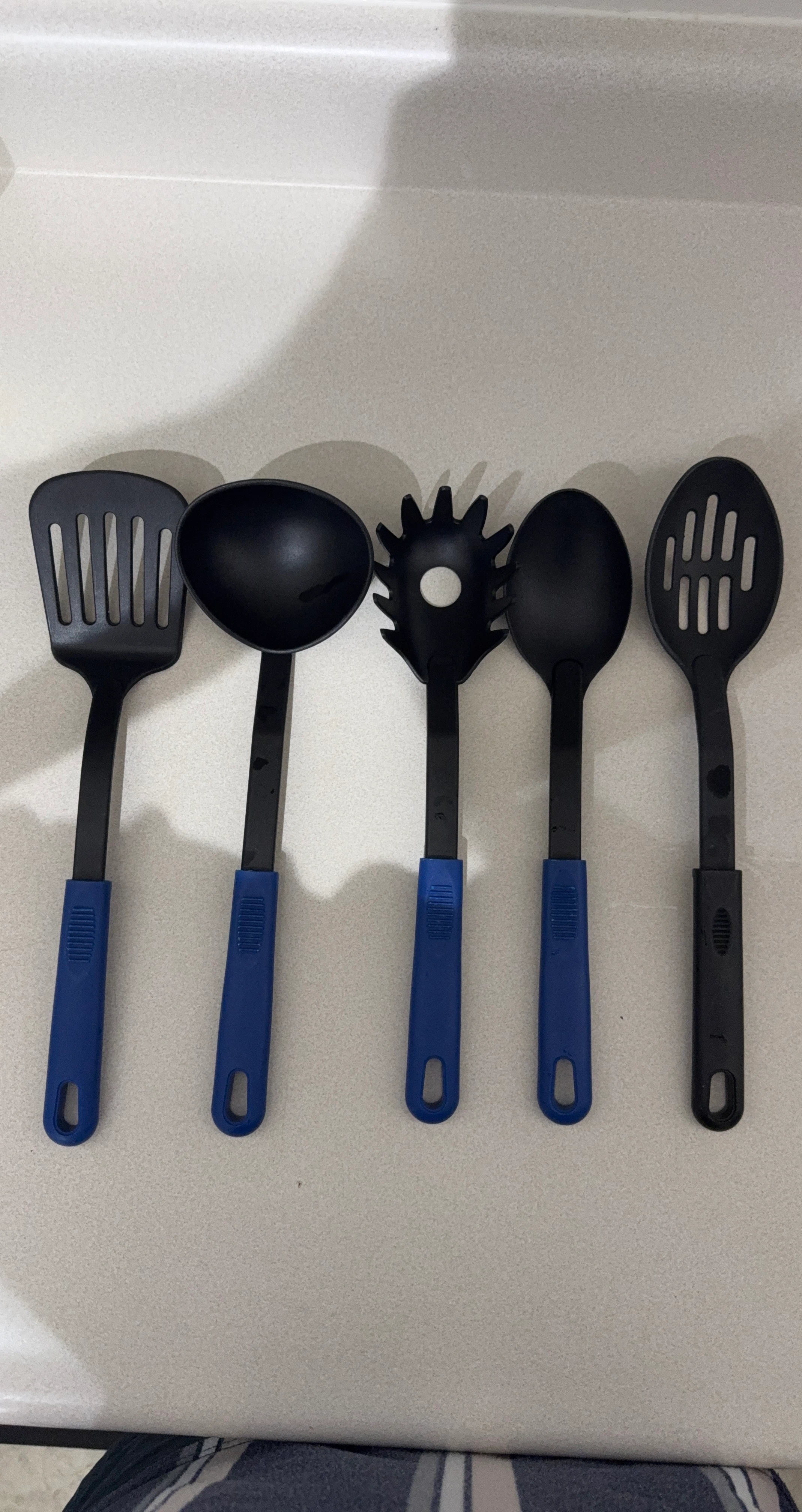 Set of 5 black kitchen cooking utensils