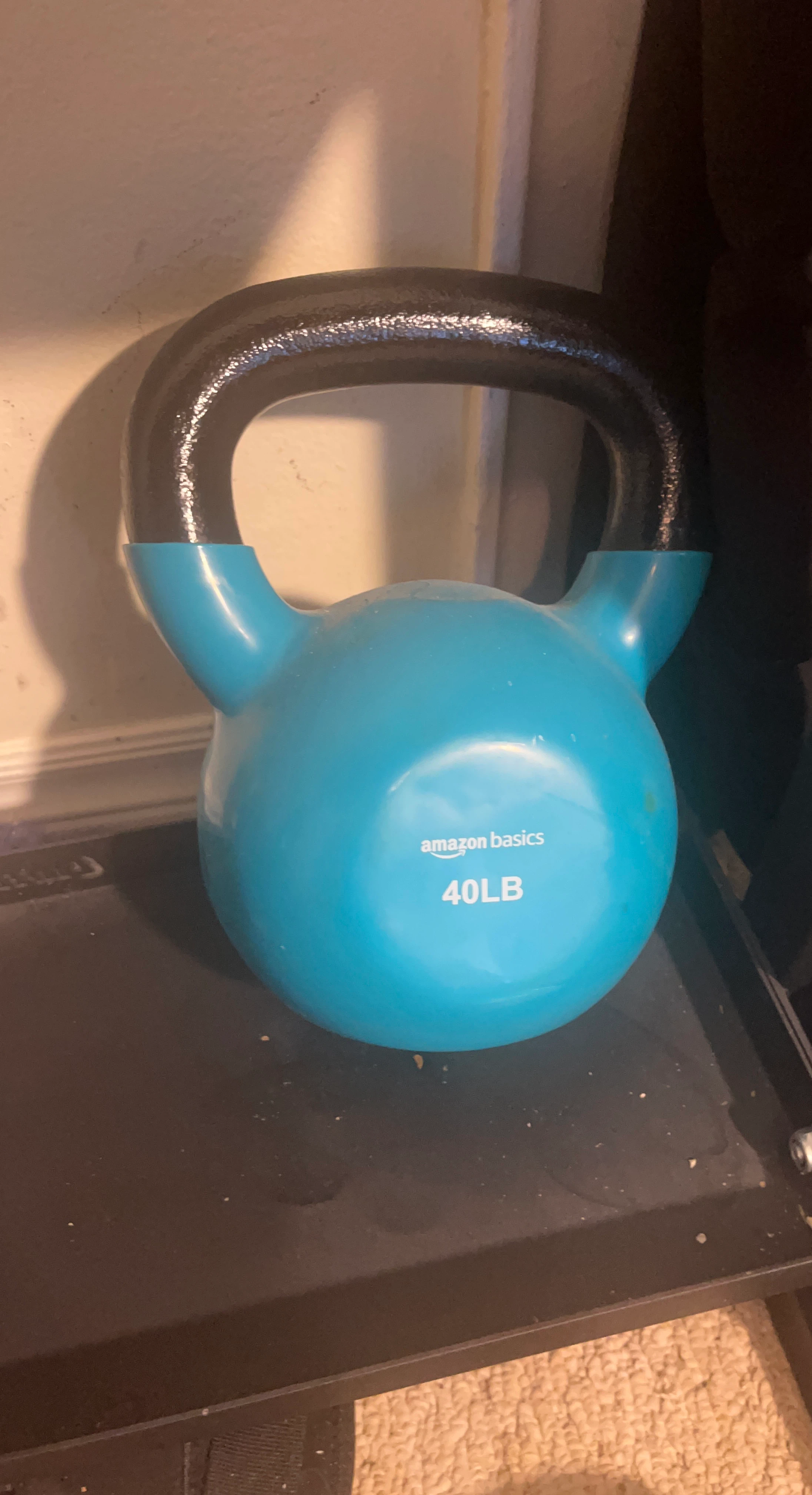 Amazon Basics 40lb Kettlebell