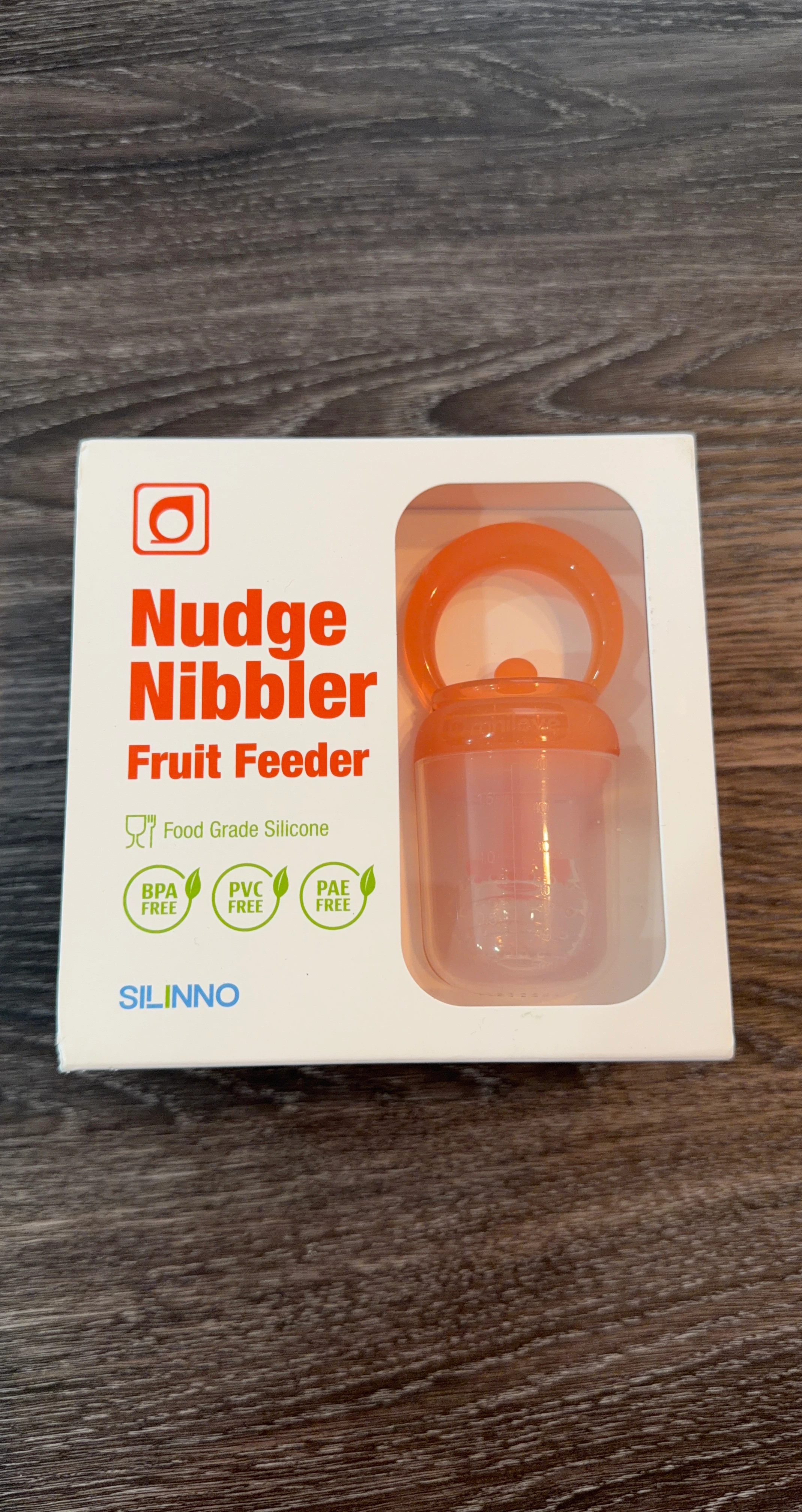 Silinno Nudge Nibbler Fruit Feeder