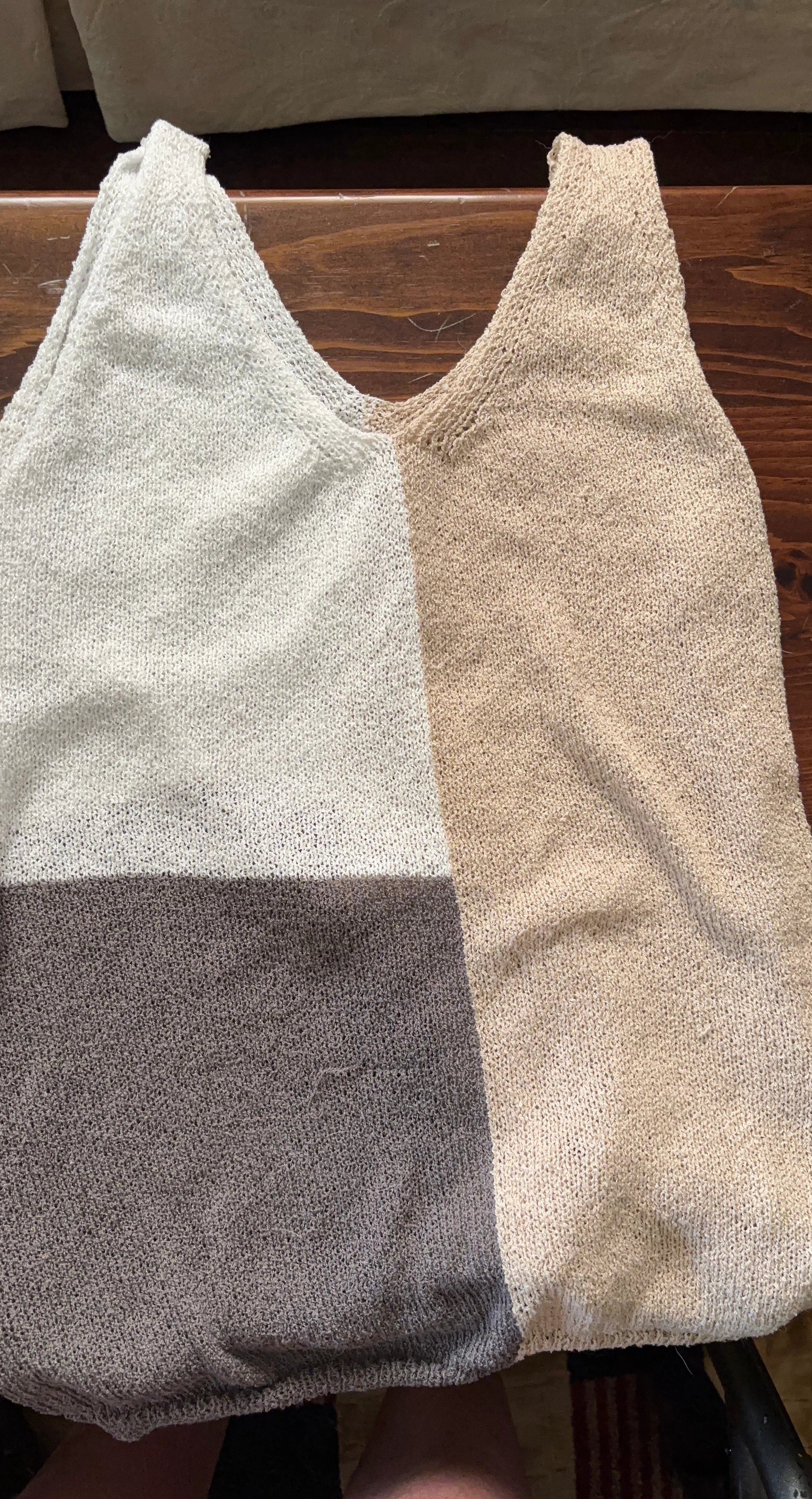 Colour-blocked knit tank top