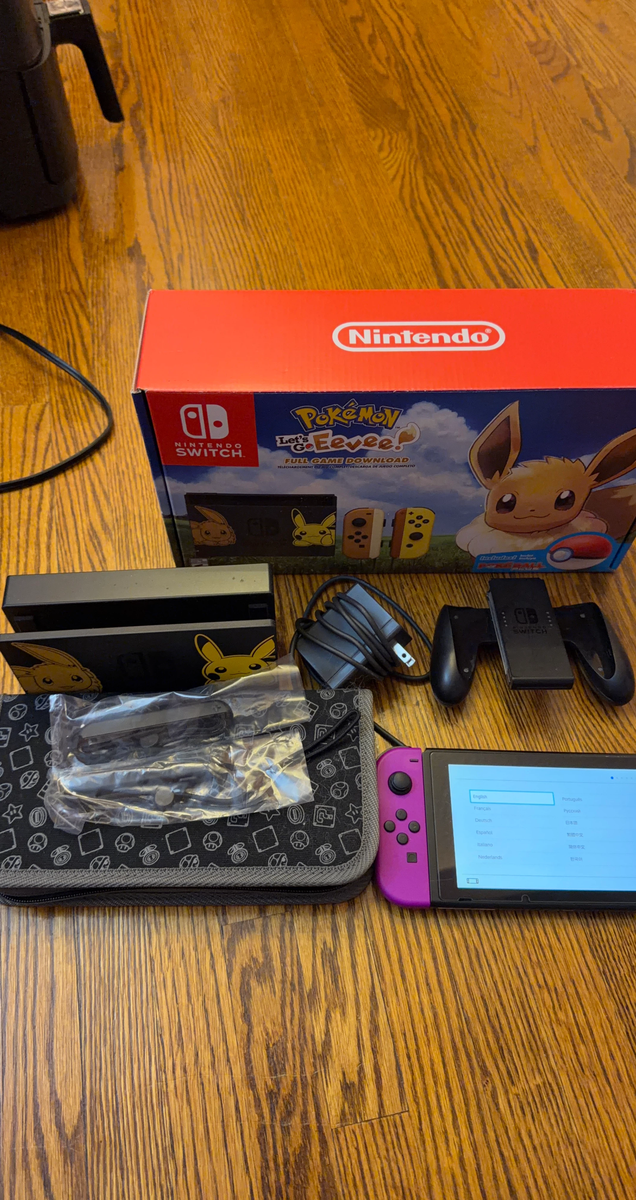 Nintendo Switch Pokemon Let's Go Eevee Edition