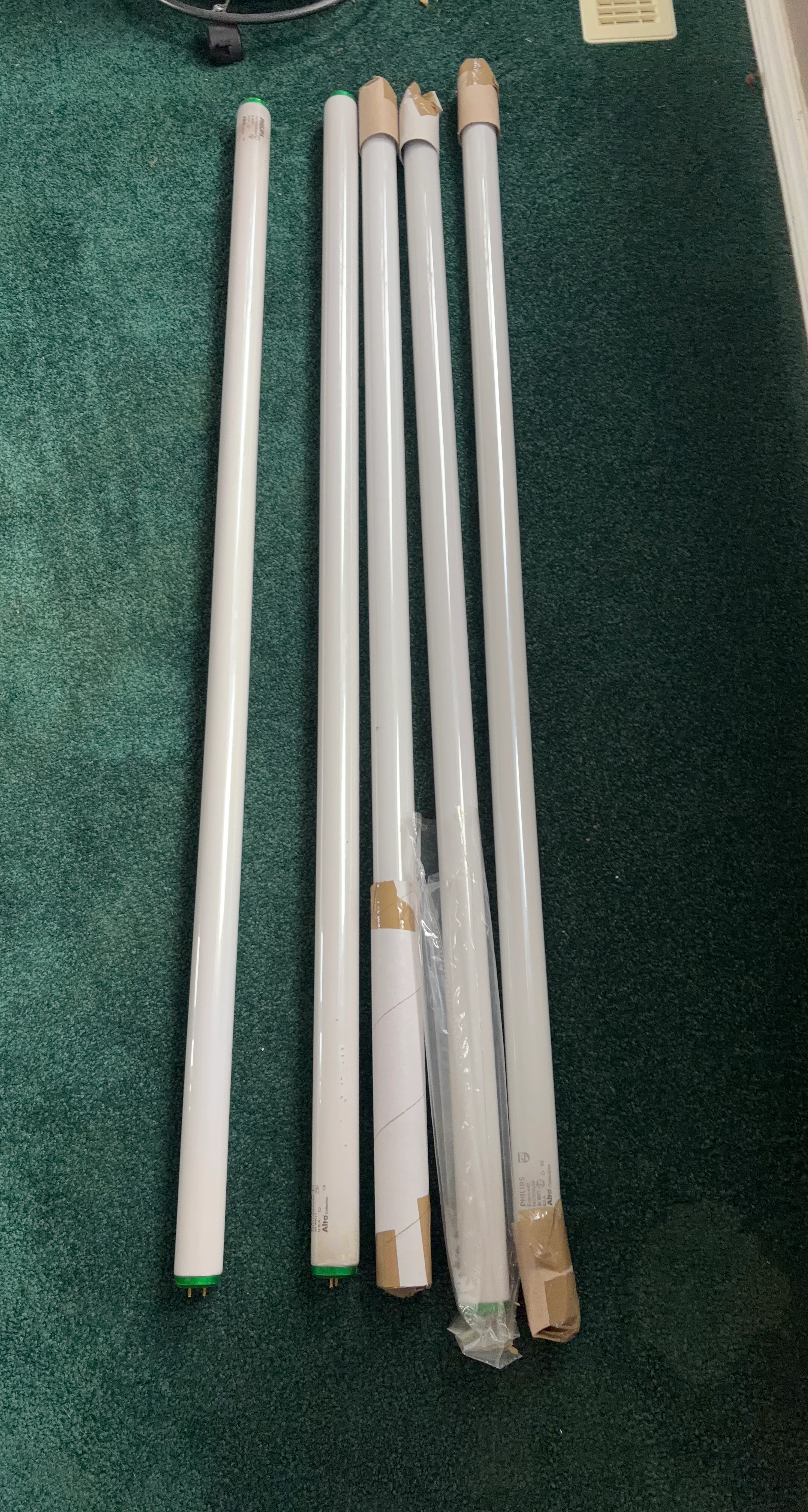 5 Philips Alto Fluorescent Light Bulbs
