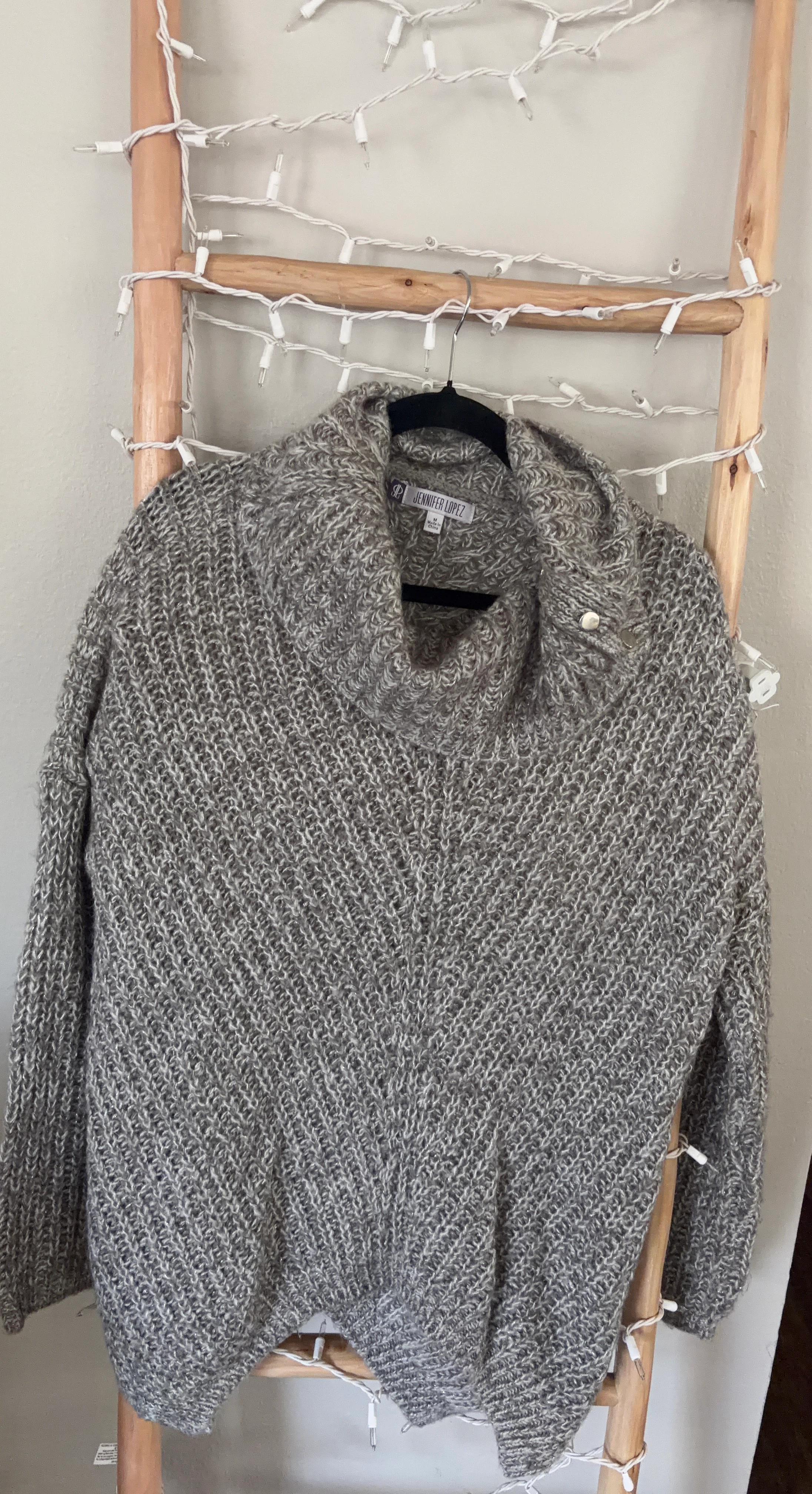 Jennifer Lopez Gray Knit Sweater