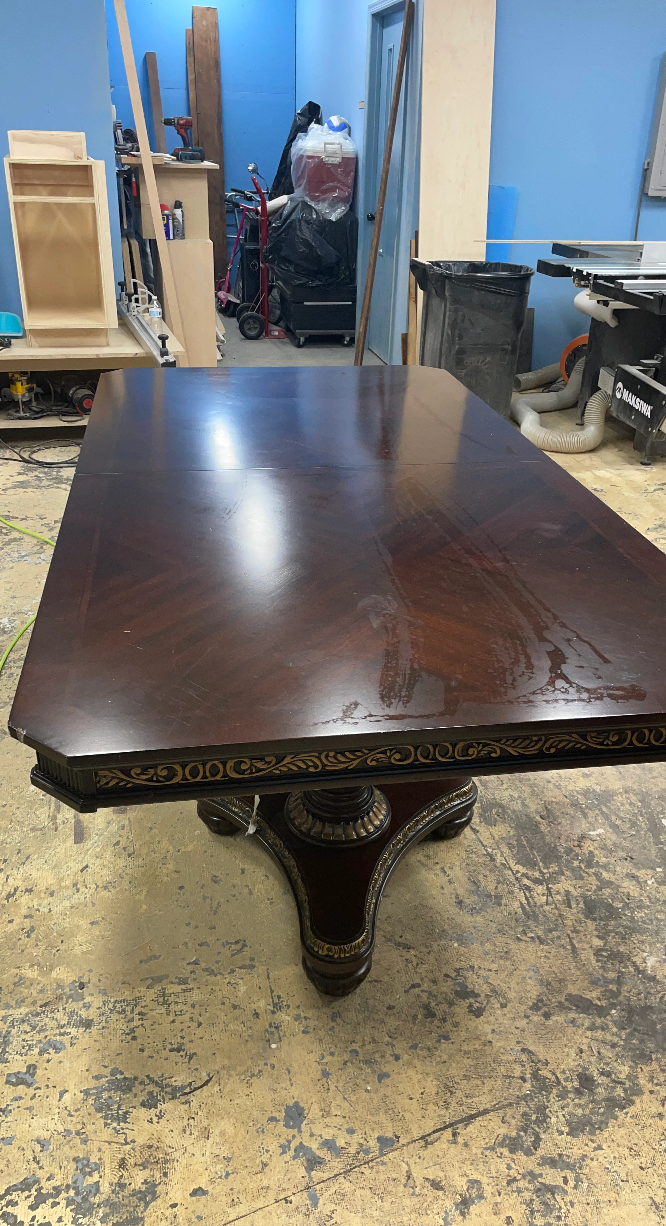 Traditional Pedestal Dining Table