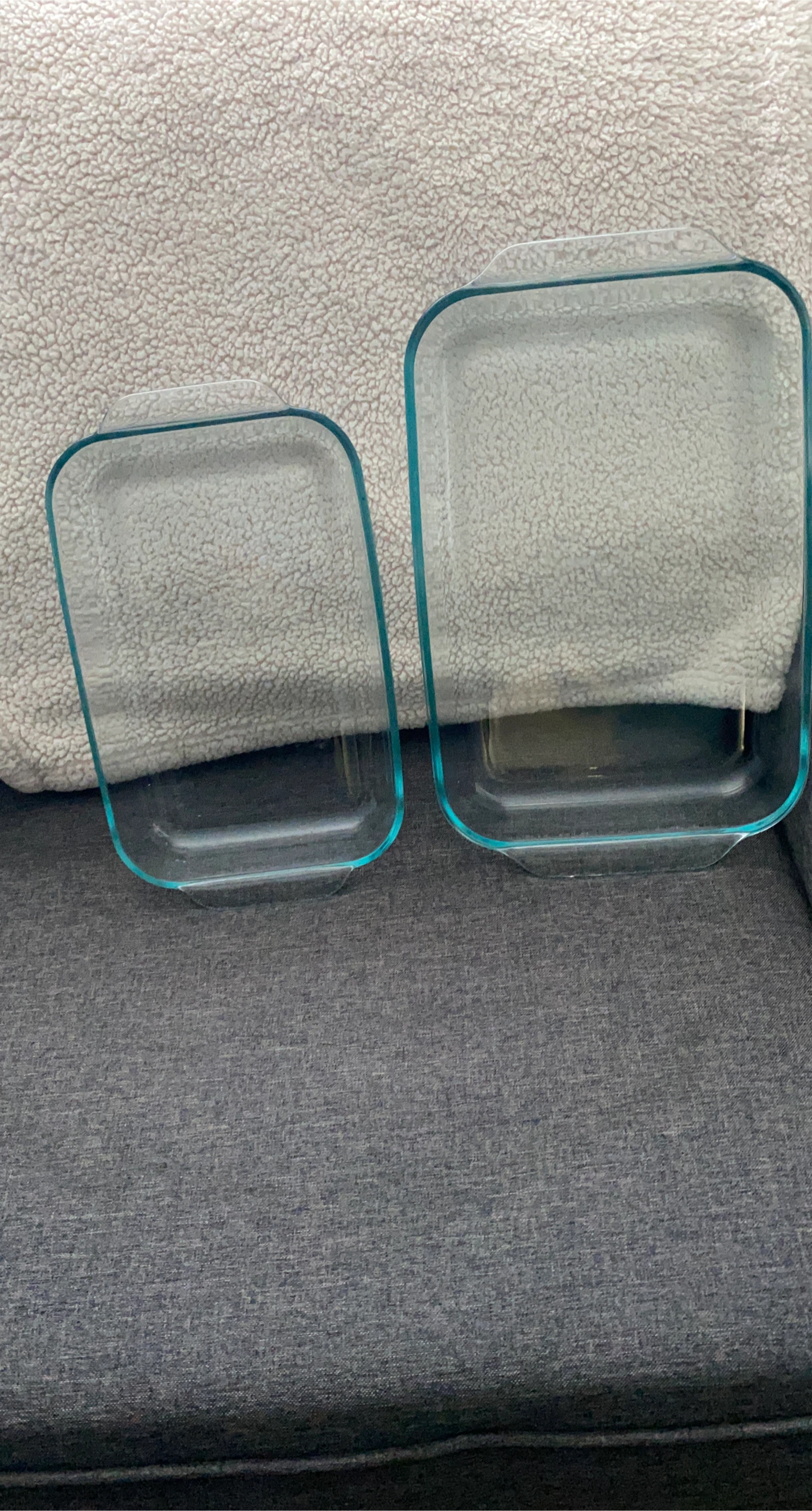 Set of two Pyrex glass baking dishes