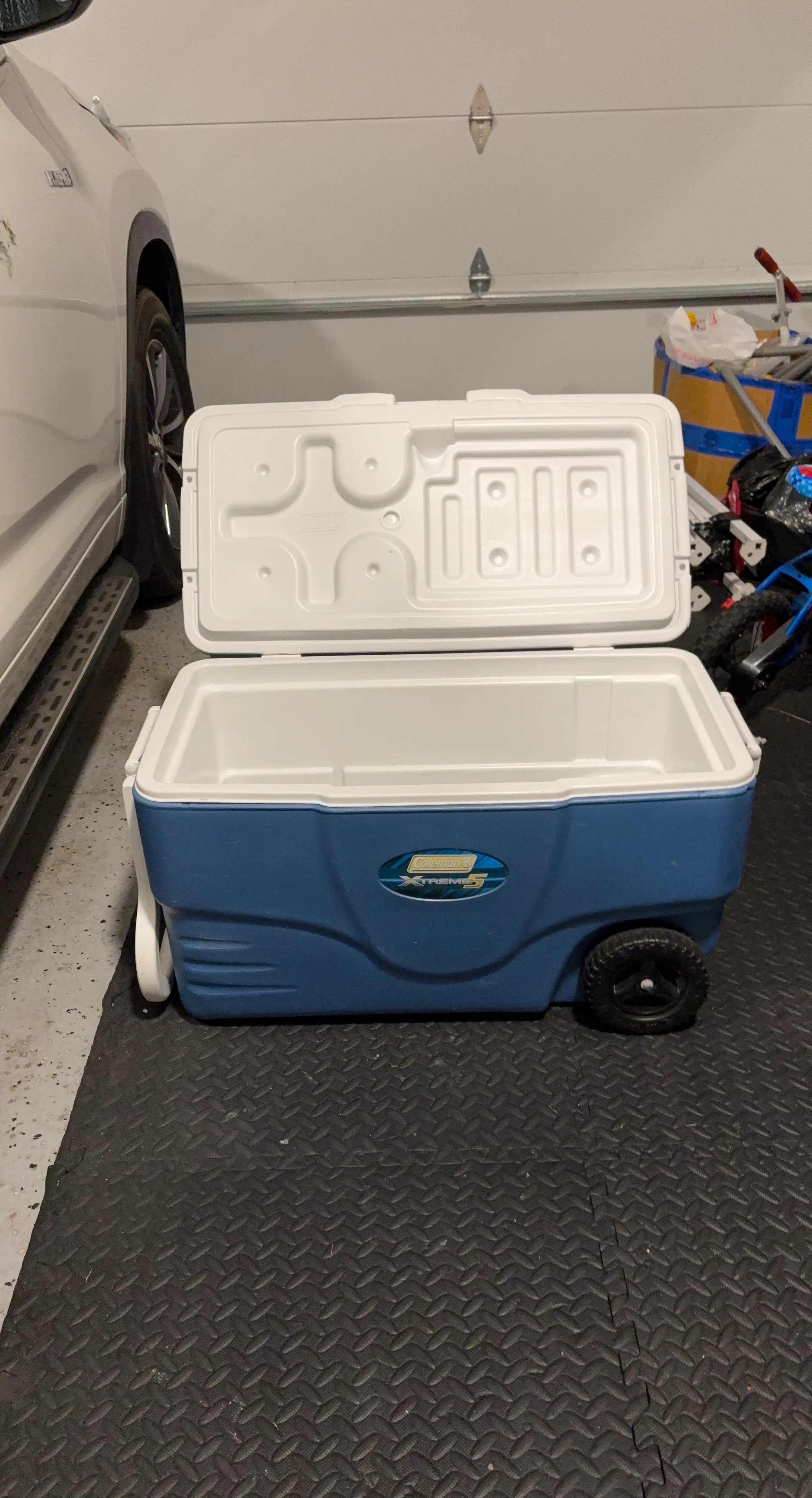 Coleman Xtreme 5 Wheeled Cooler