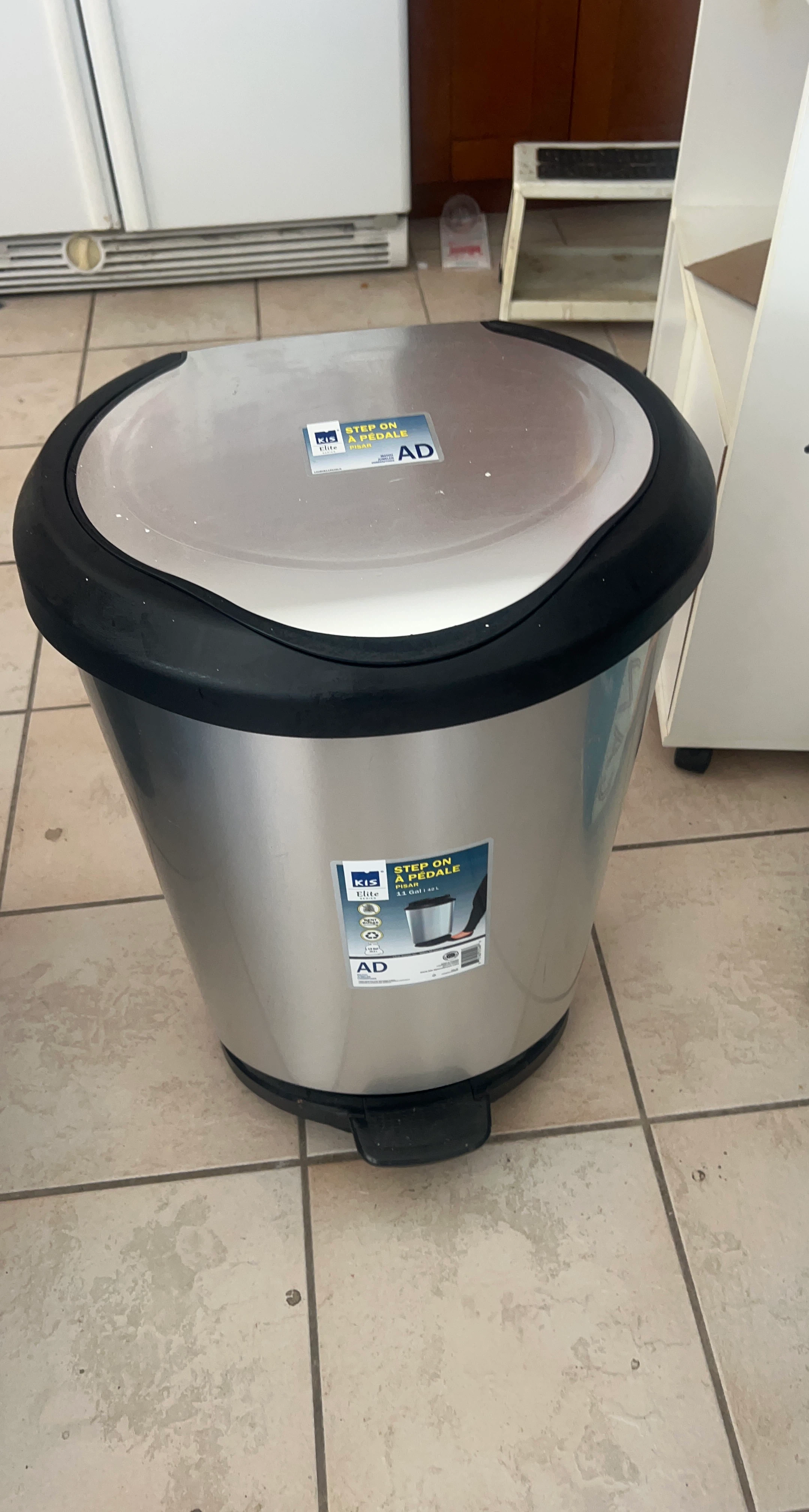 KIS Elite Series Step-On Waste Bin 40L