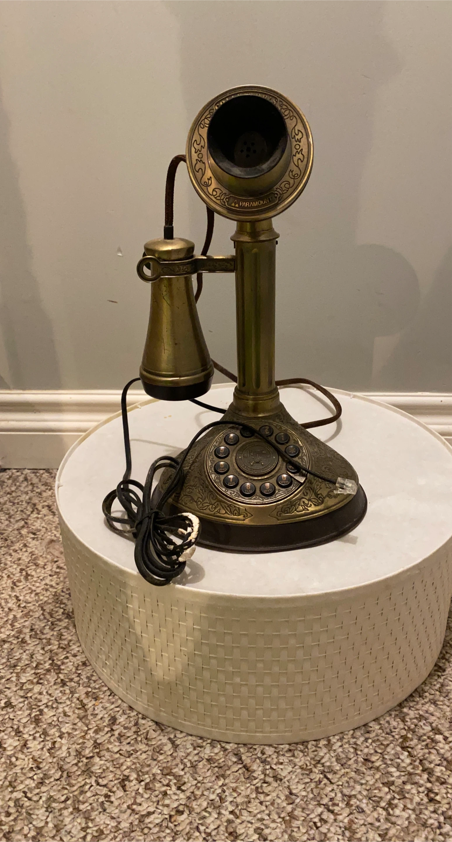 Paramount Collection Vintage-Style Telephone