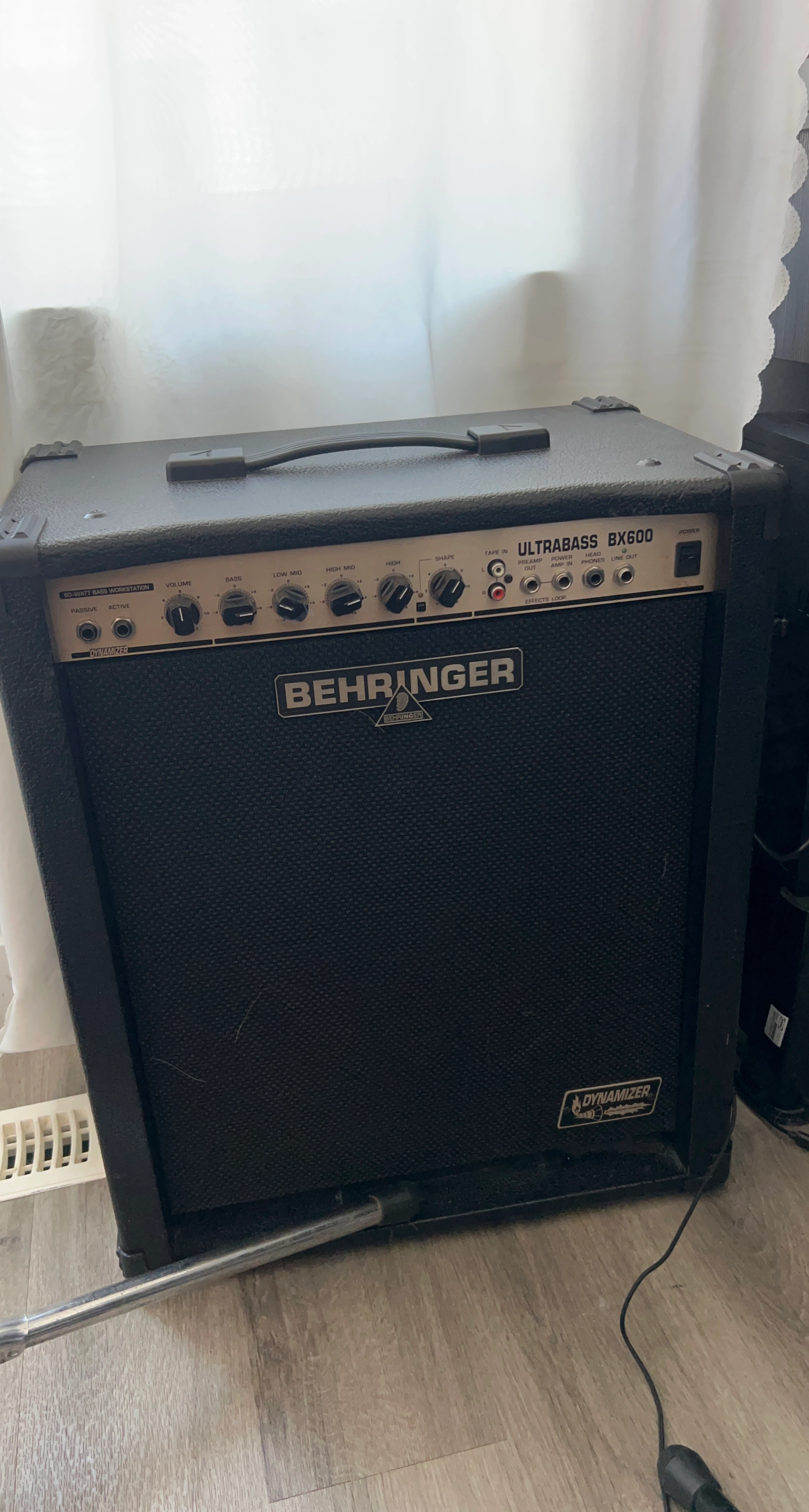 Behringer Ultrabass BX600 60-Watt Bass Workstation