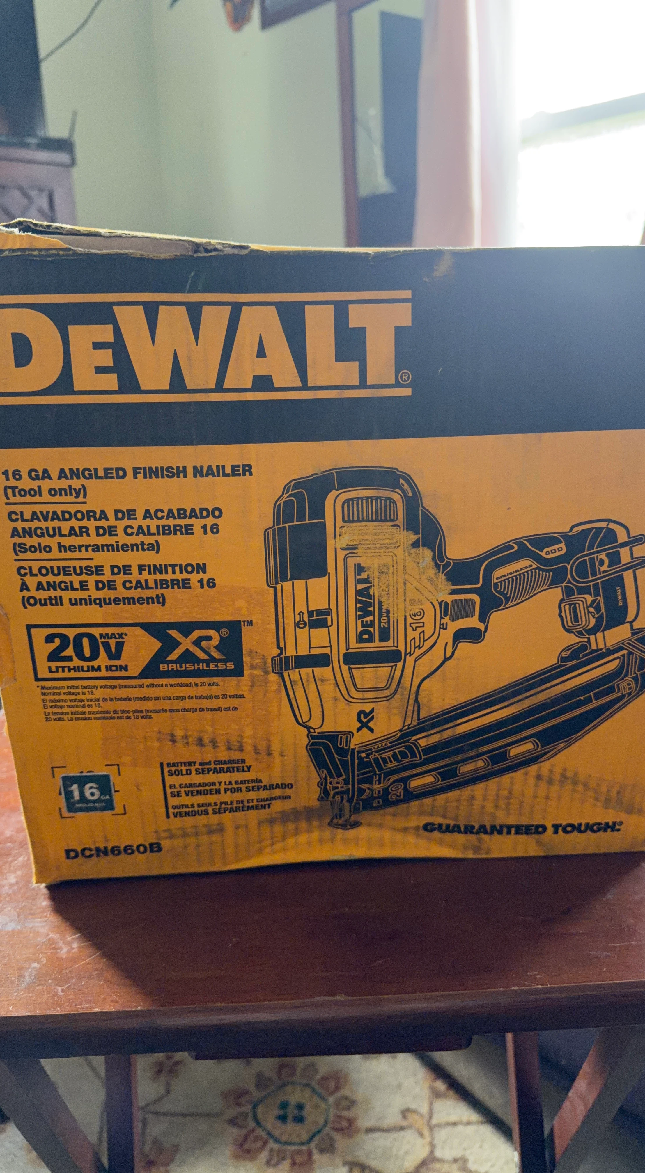 DEWALT 20V MAX XR 16 GA Angled Finish Nailer DCN660B