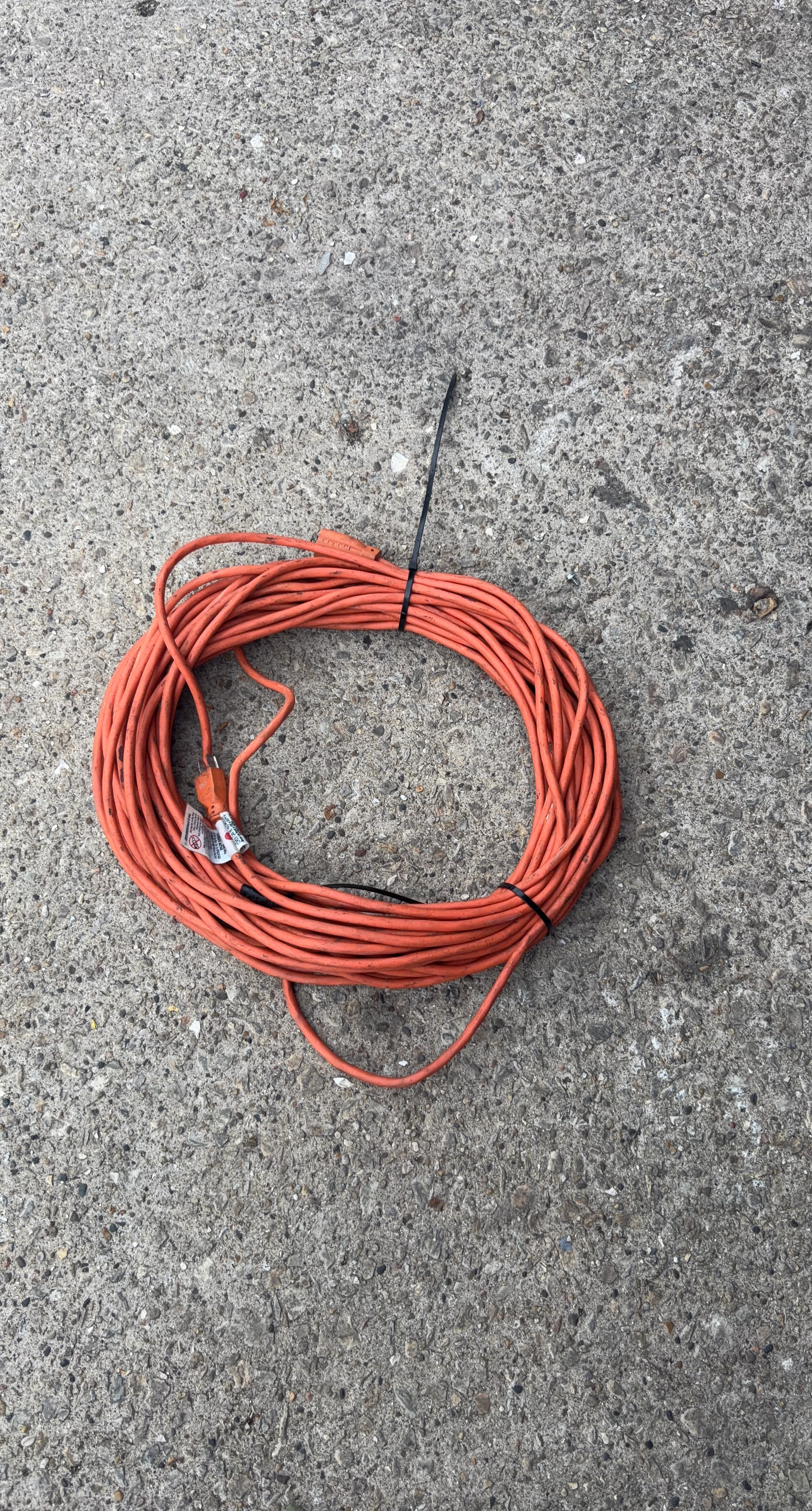100 foot Orange Extension Cord