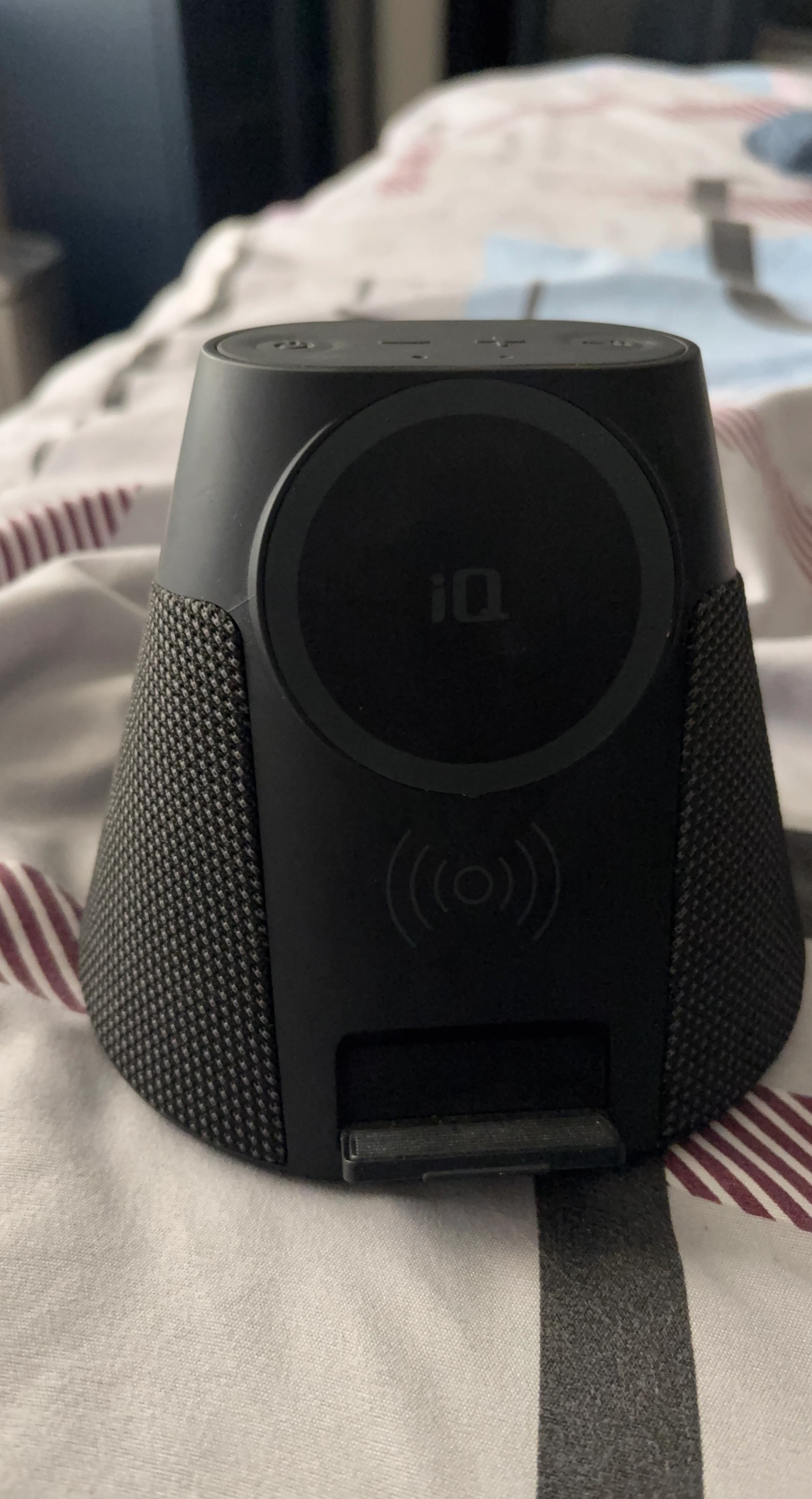 iQ Wireless Charging Speaker