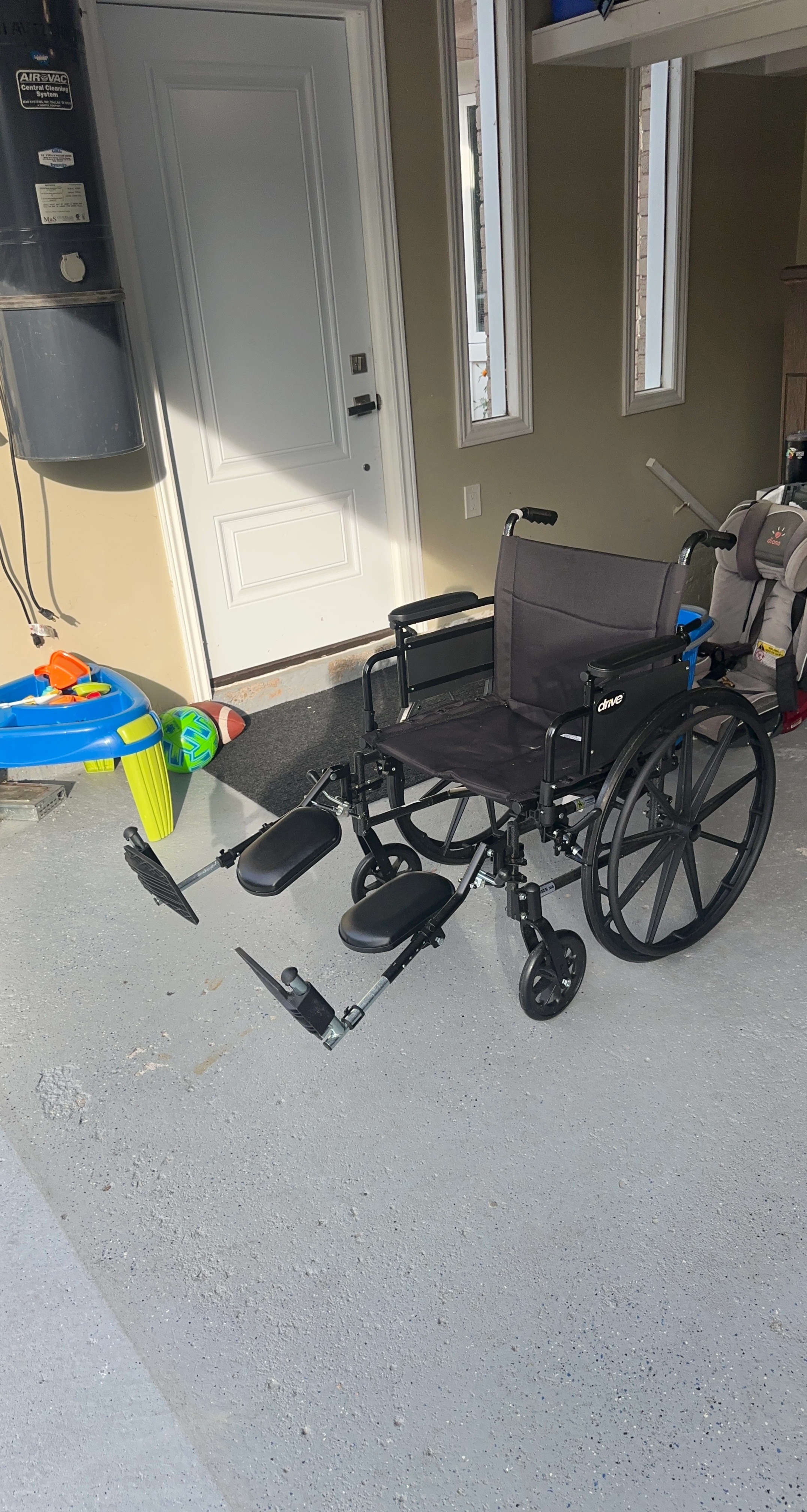 Drive Medical Tracer SX4 Wheelchair with leg rest
