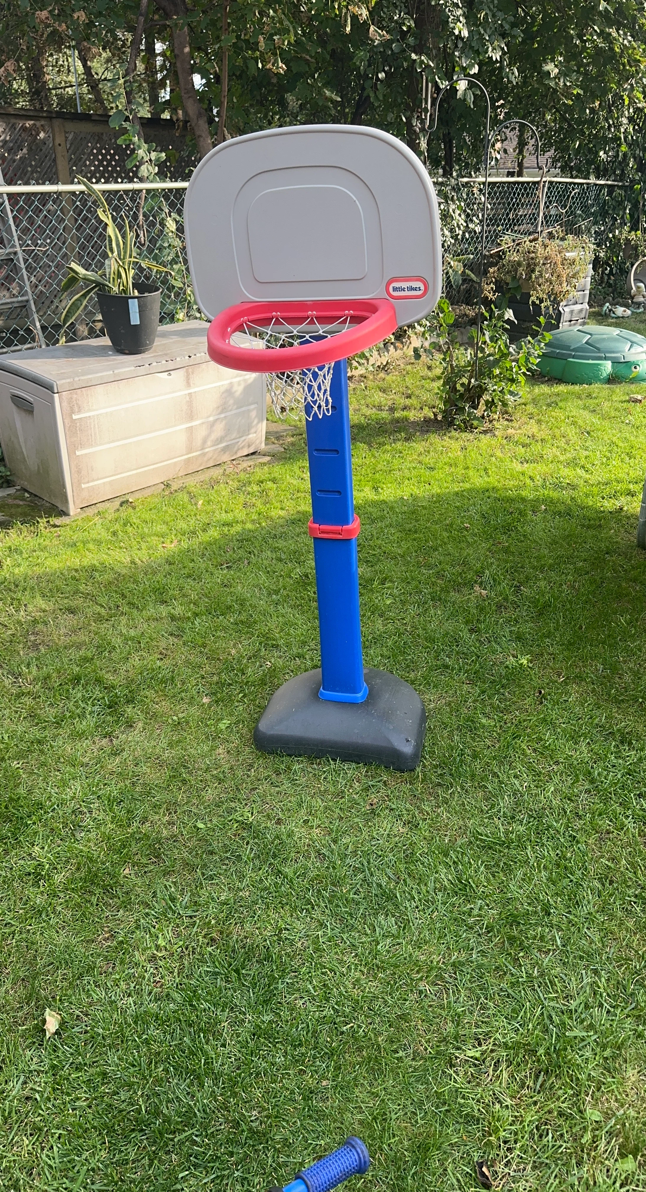 Little Tikes Adjustable Basketball Set