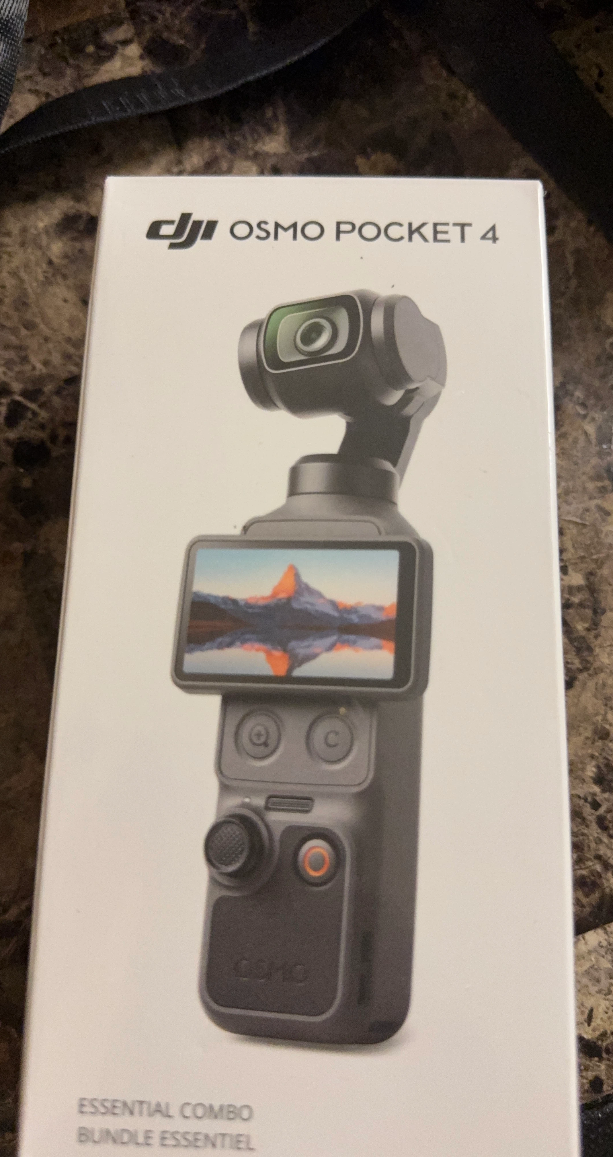 DJI Osmo Pocket 4 Essential Combo