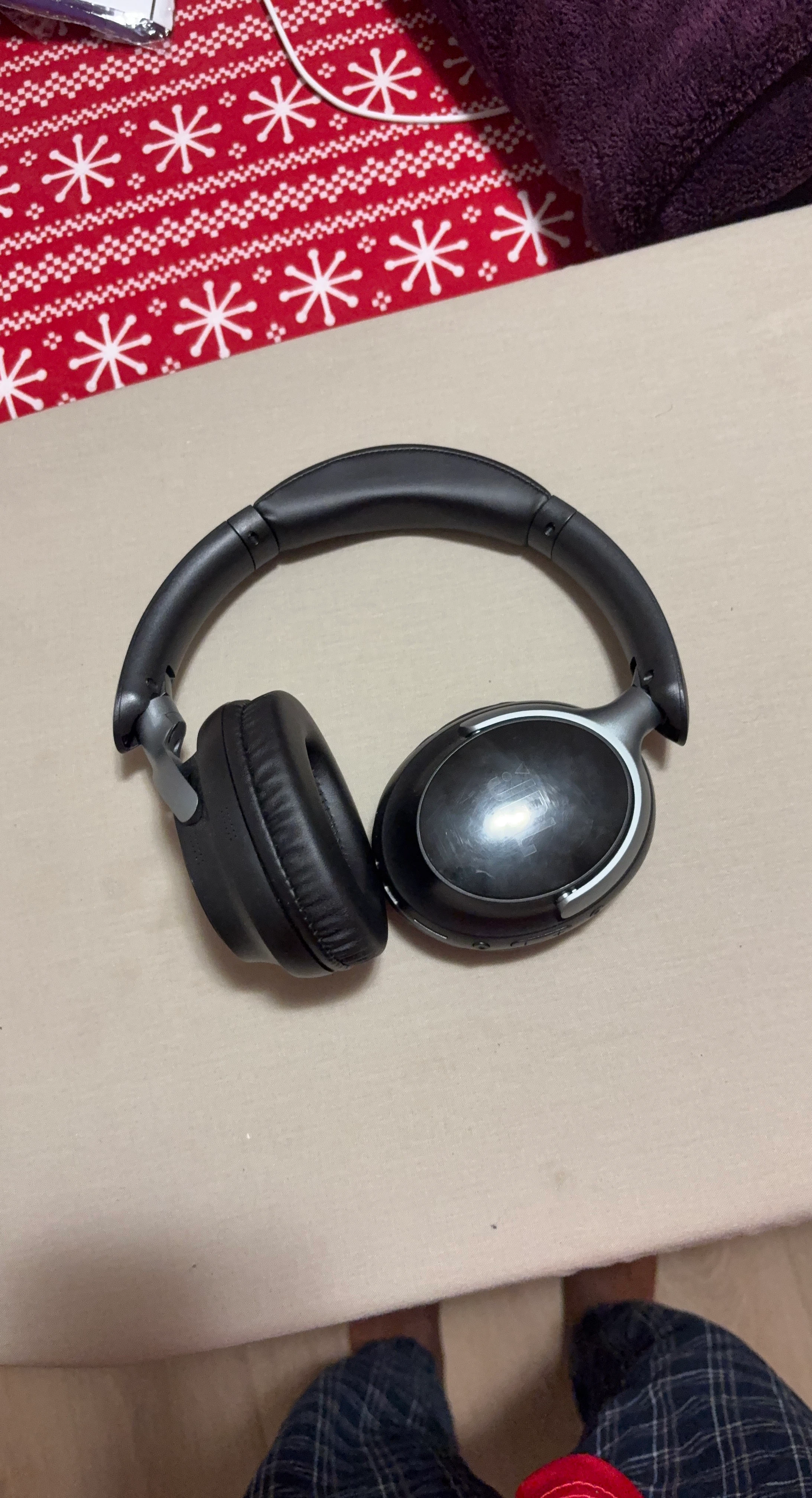 JBL Over-Ear Wireless Headphones
