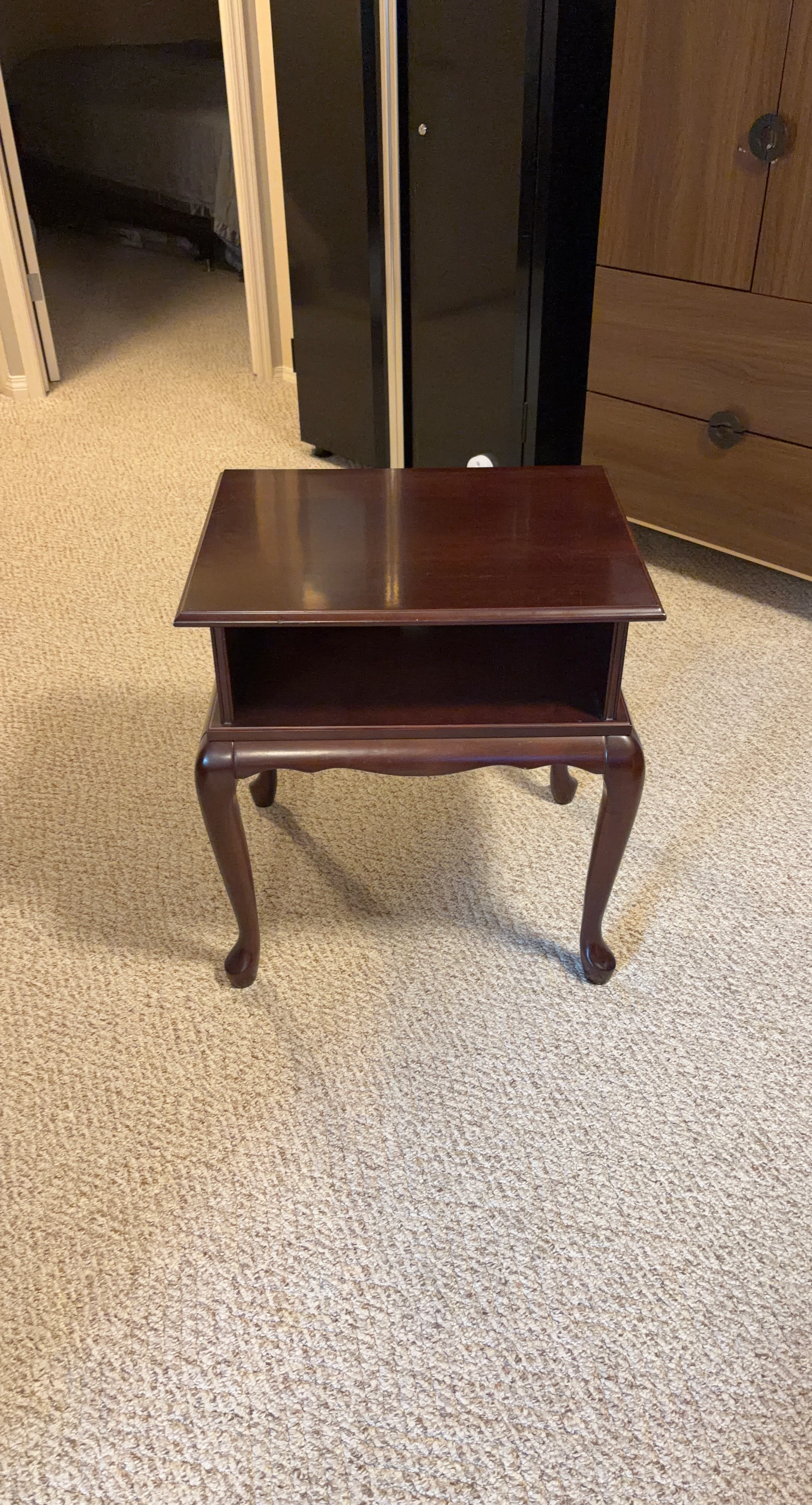 Dark Wood End Table with Queen Anne Legs
