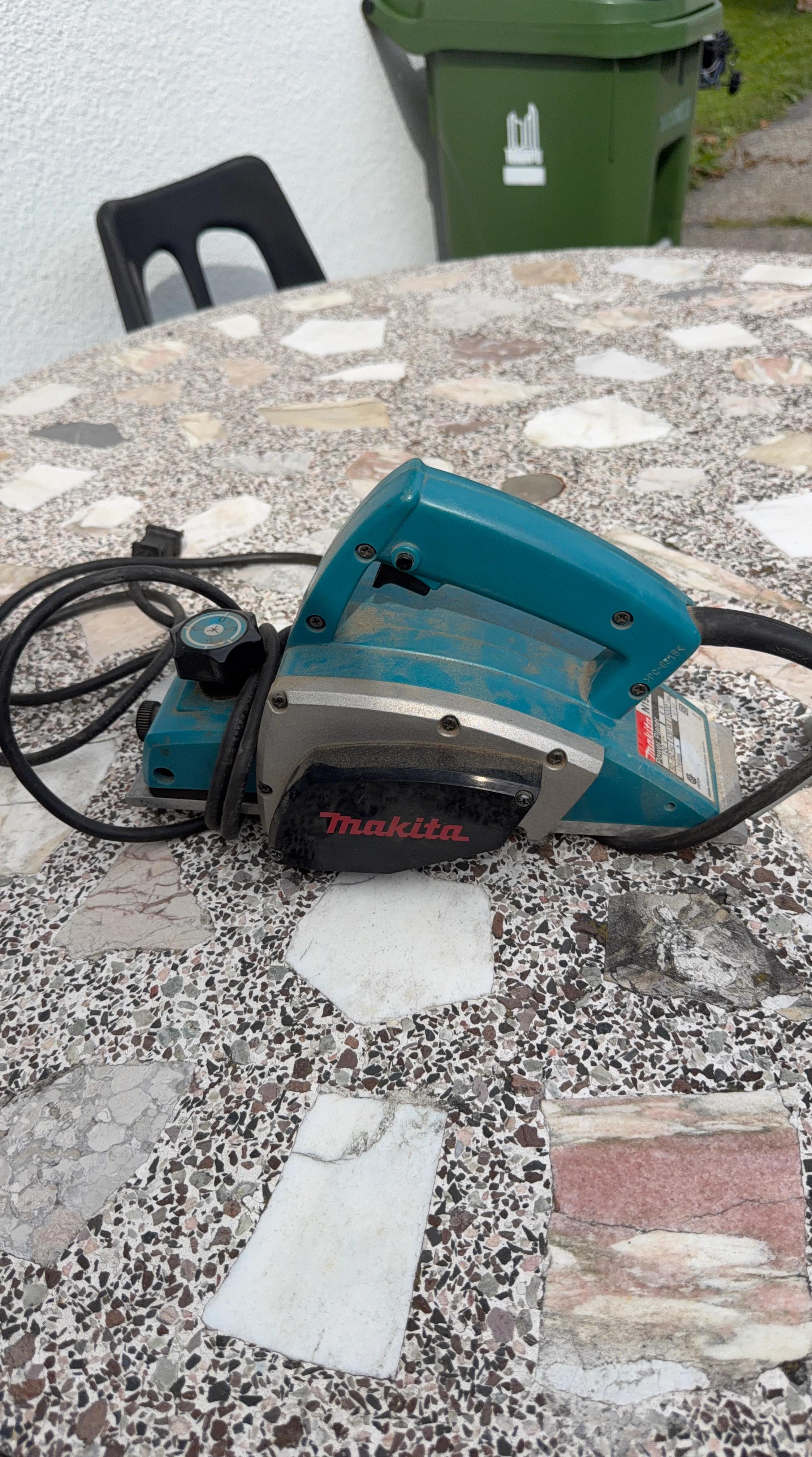 Makita N1900B Power Planer