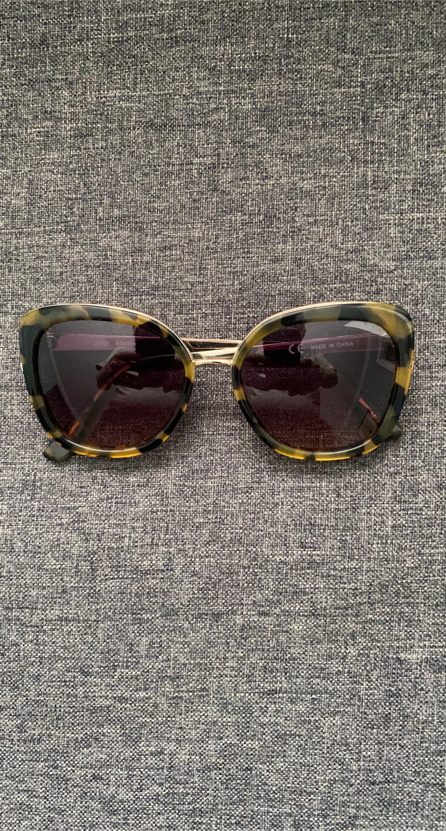 Tortoiseshell Pattern Sunglasses