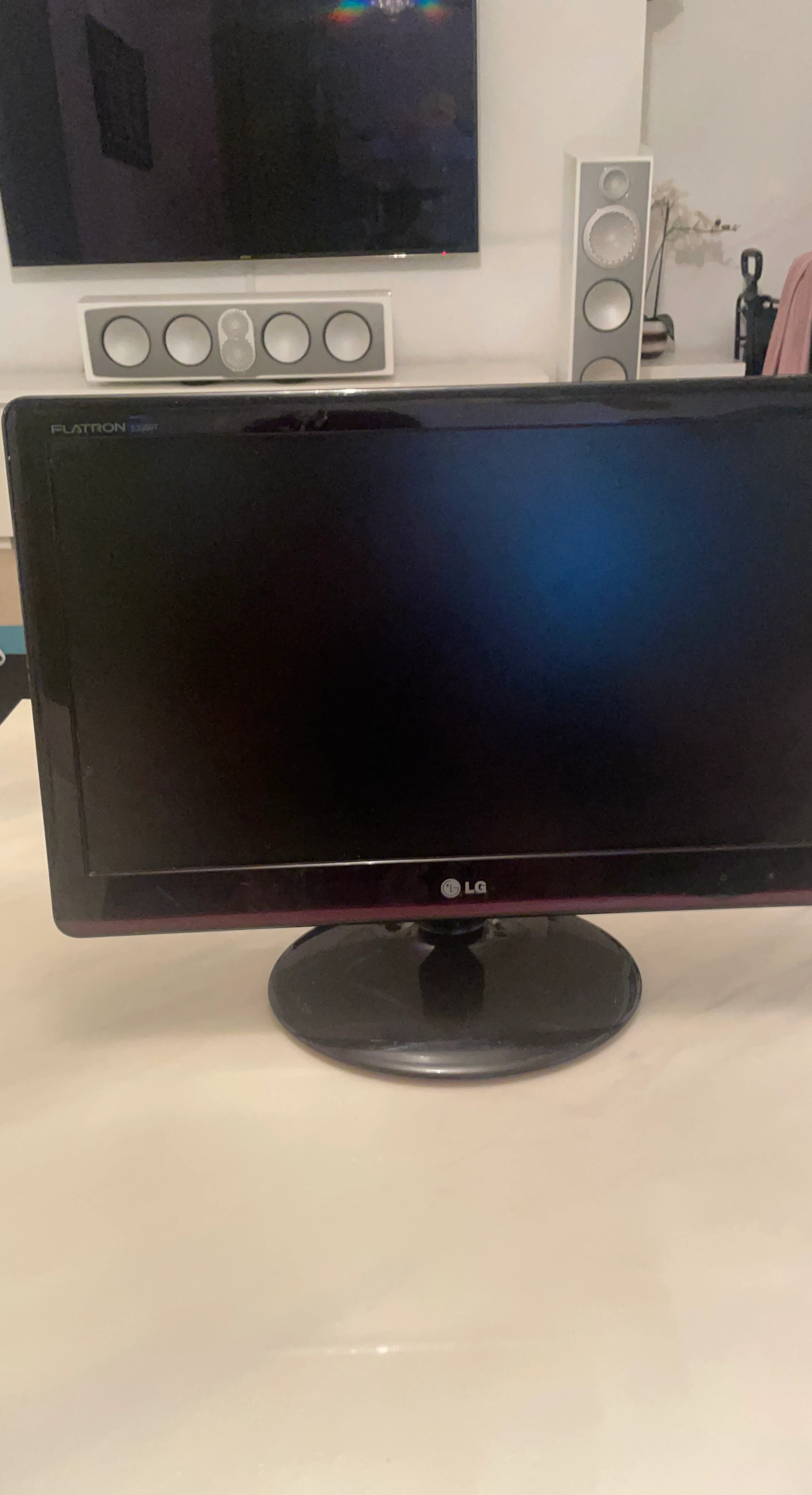 LG Flatron E2050T Monitor