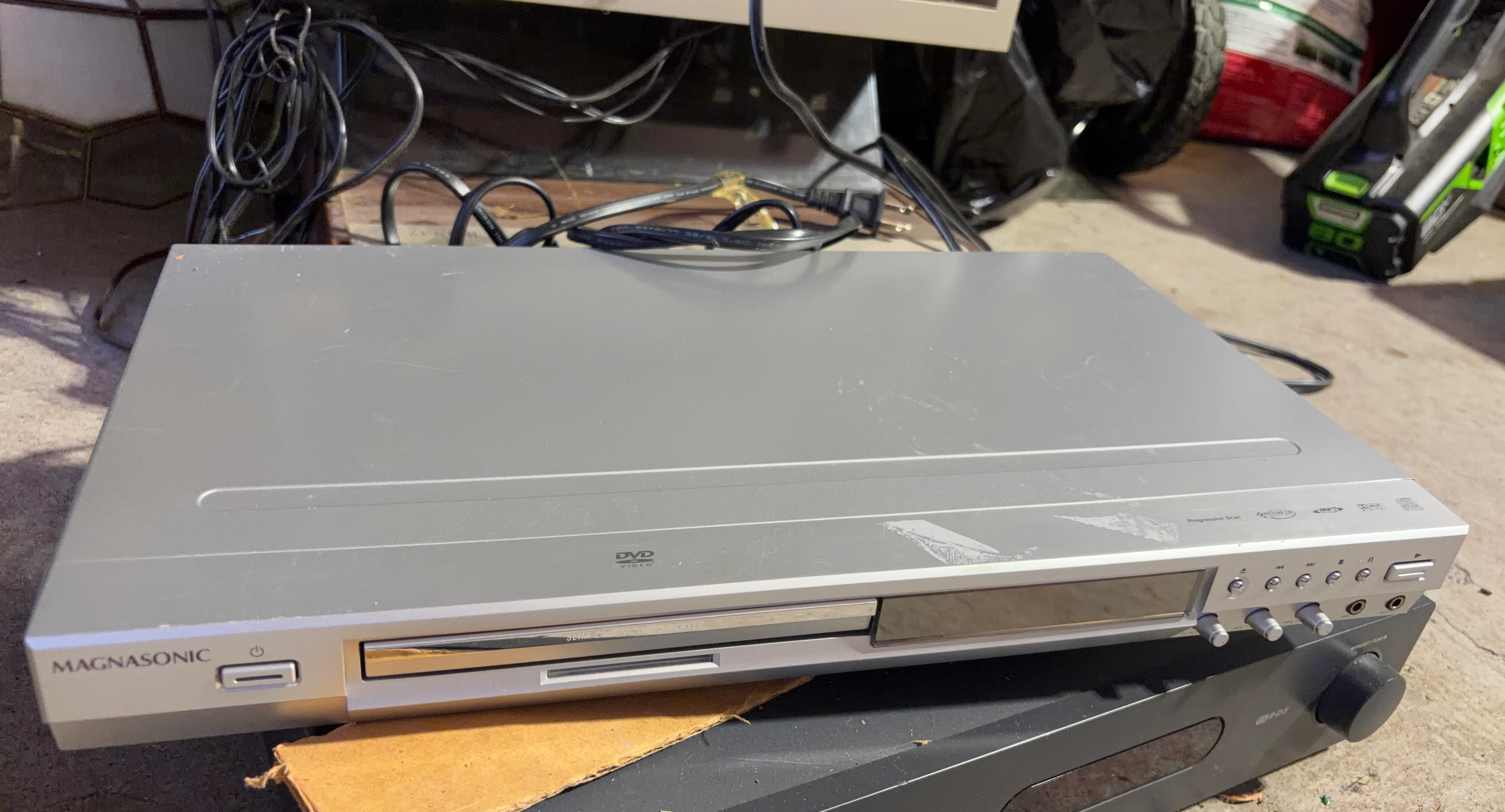 Magnasonic Slim DVD Player