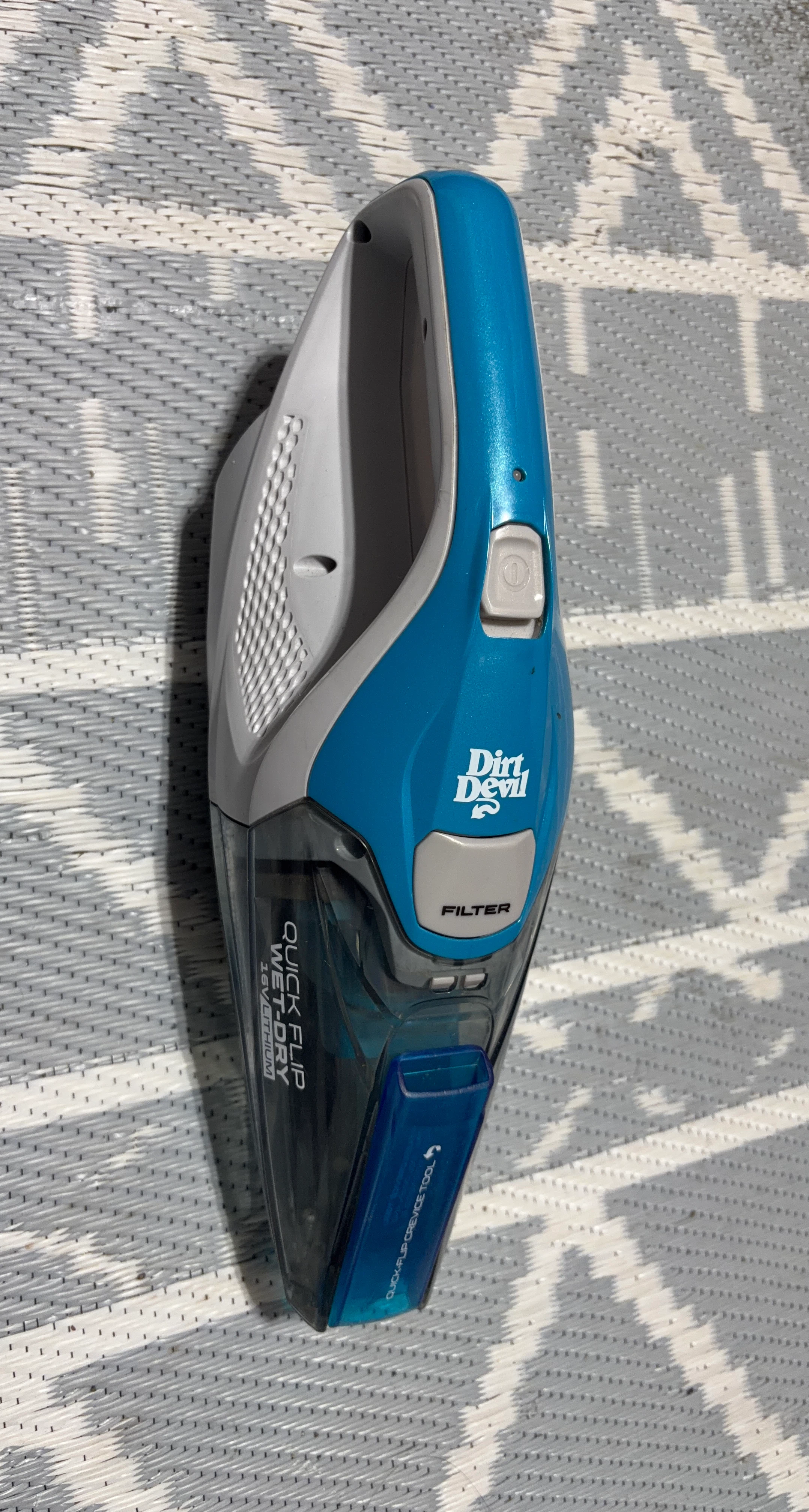 Dirt Devil Quick Flip Wet-Dry Handheld Vacuum