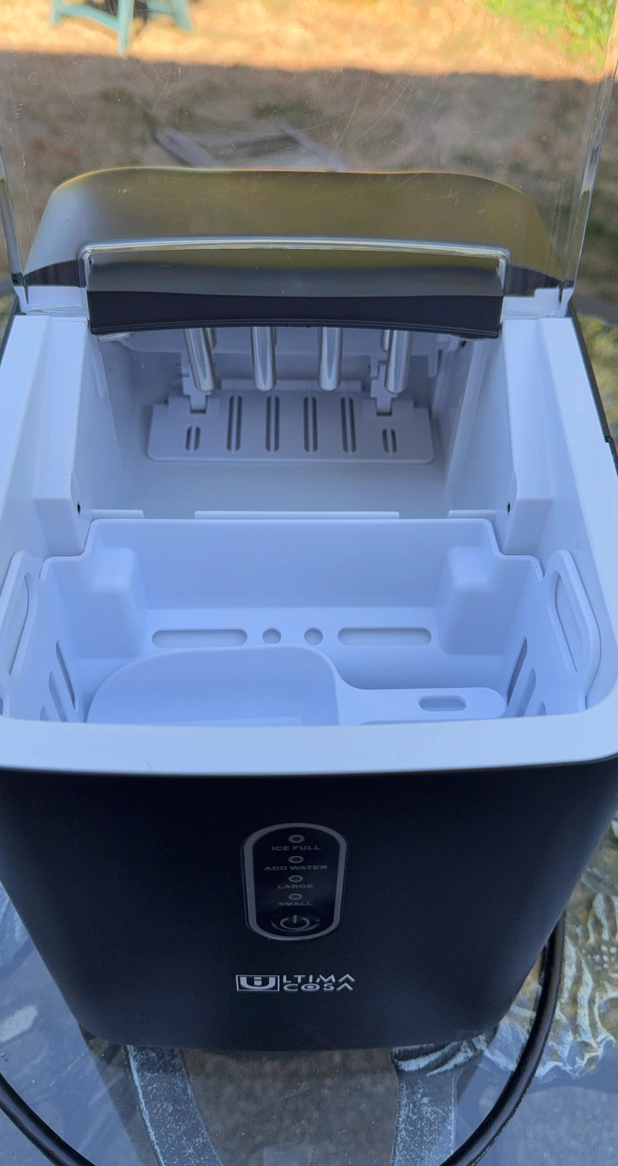 Ultima Cosa Ice Maker