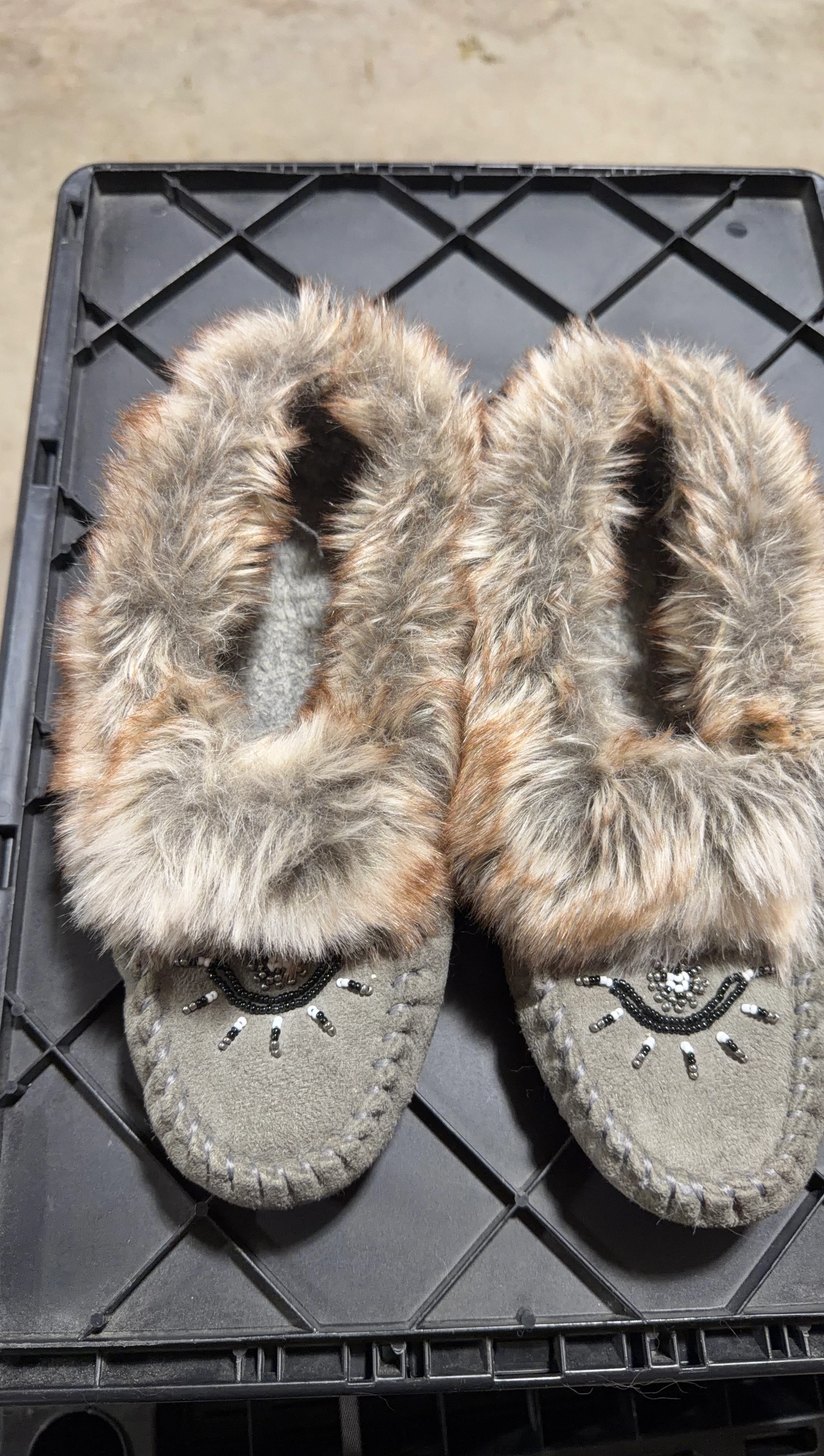 Canadiana Faux Fur Trim Moccasins