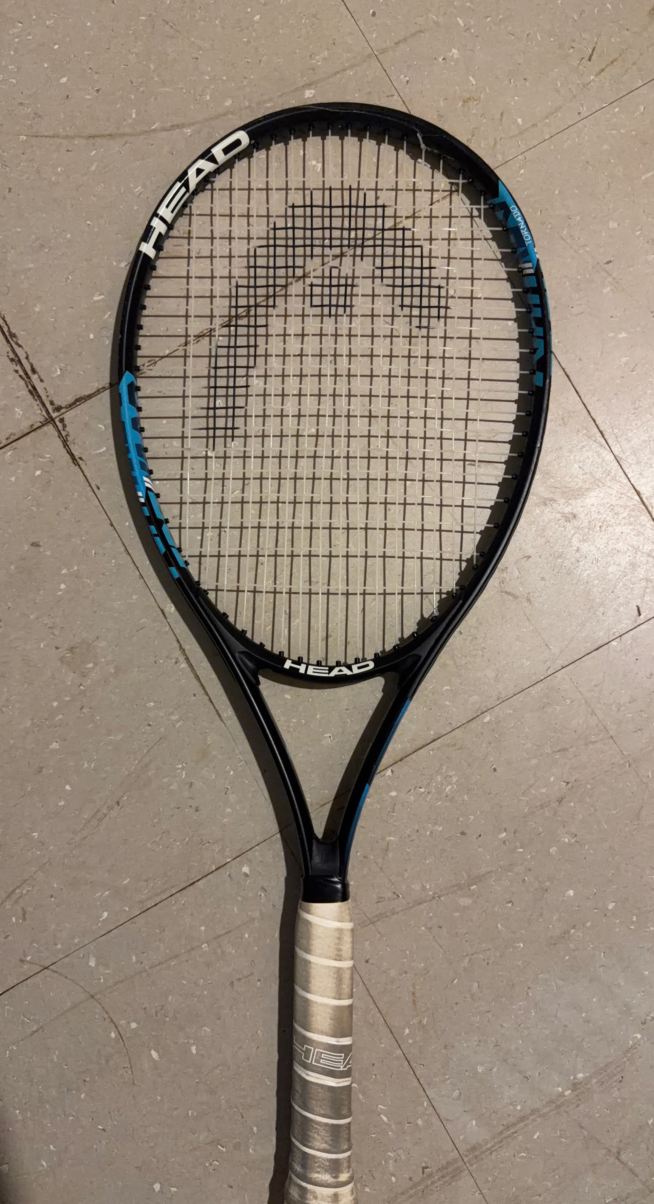 Head Tornado Tennis Racquet