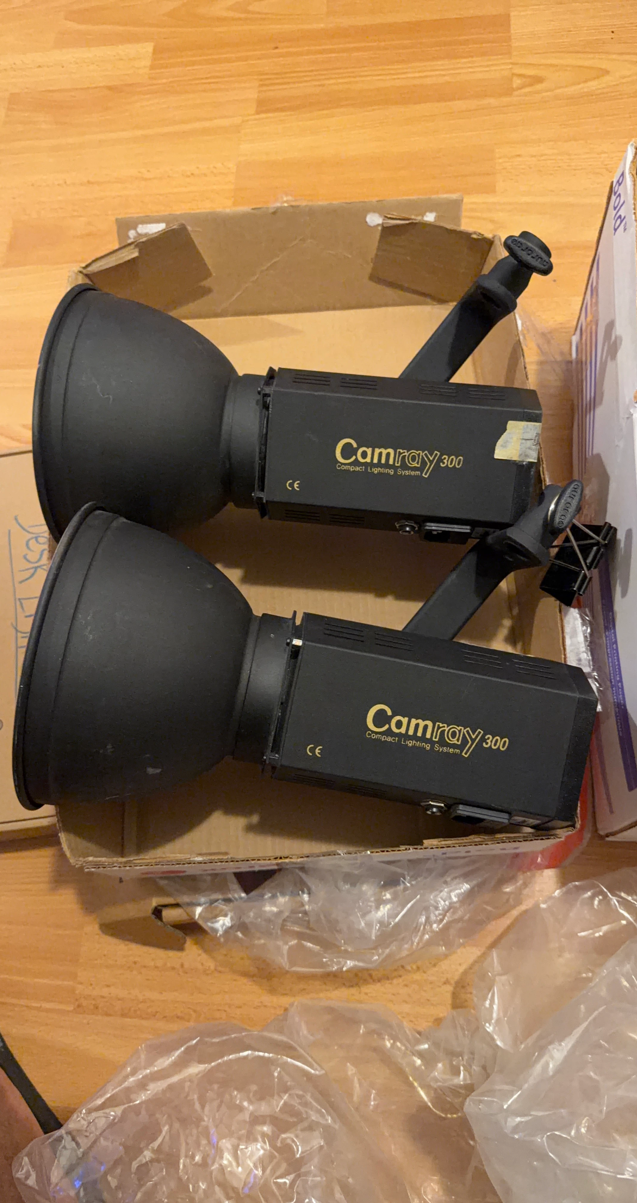 Aurora Camray 300 Compact Lighting System (2 units)