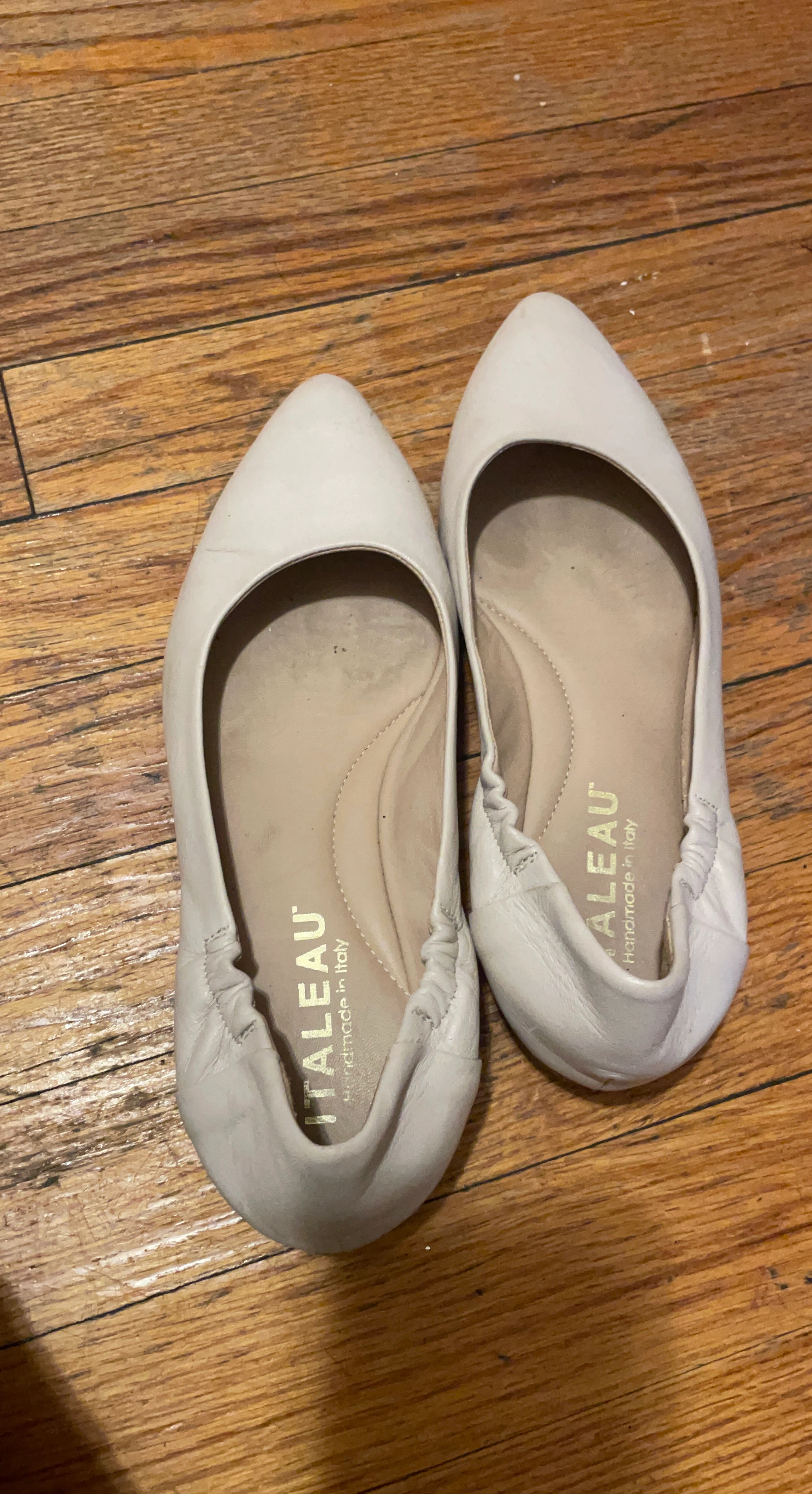 ITALEAU Leather Pointed Flats