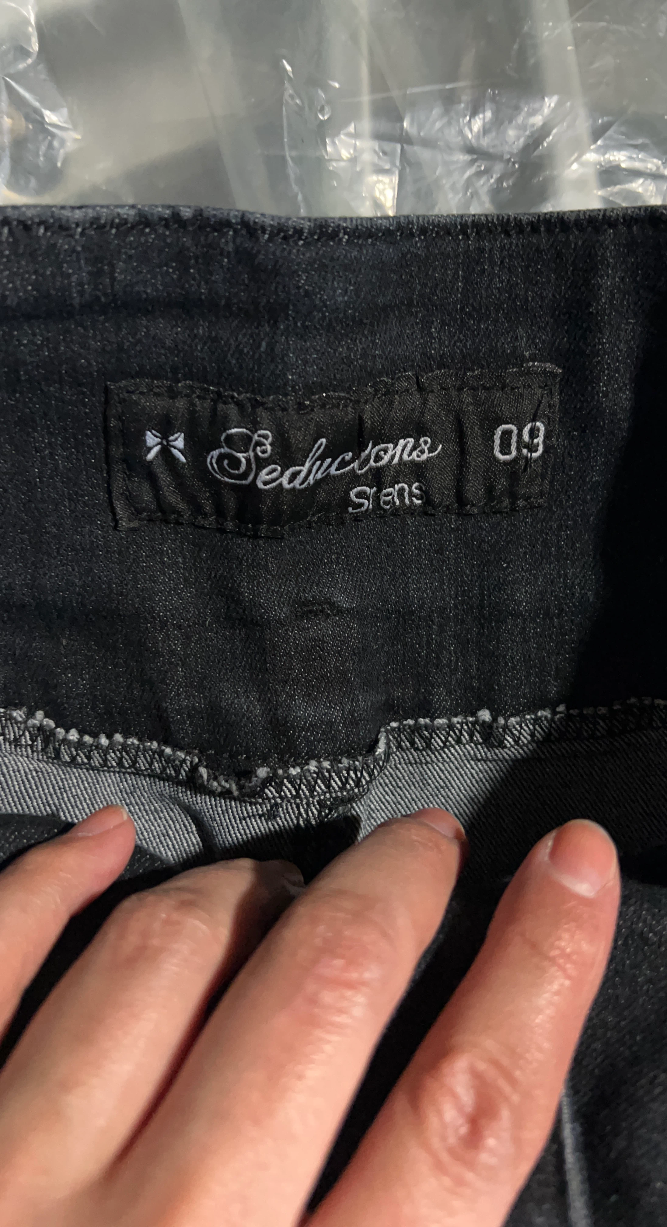 Seductions Sirens Black Denim Shorts Size 9 - photo 4