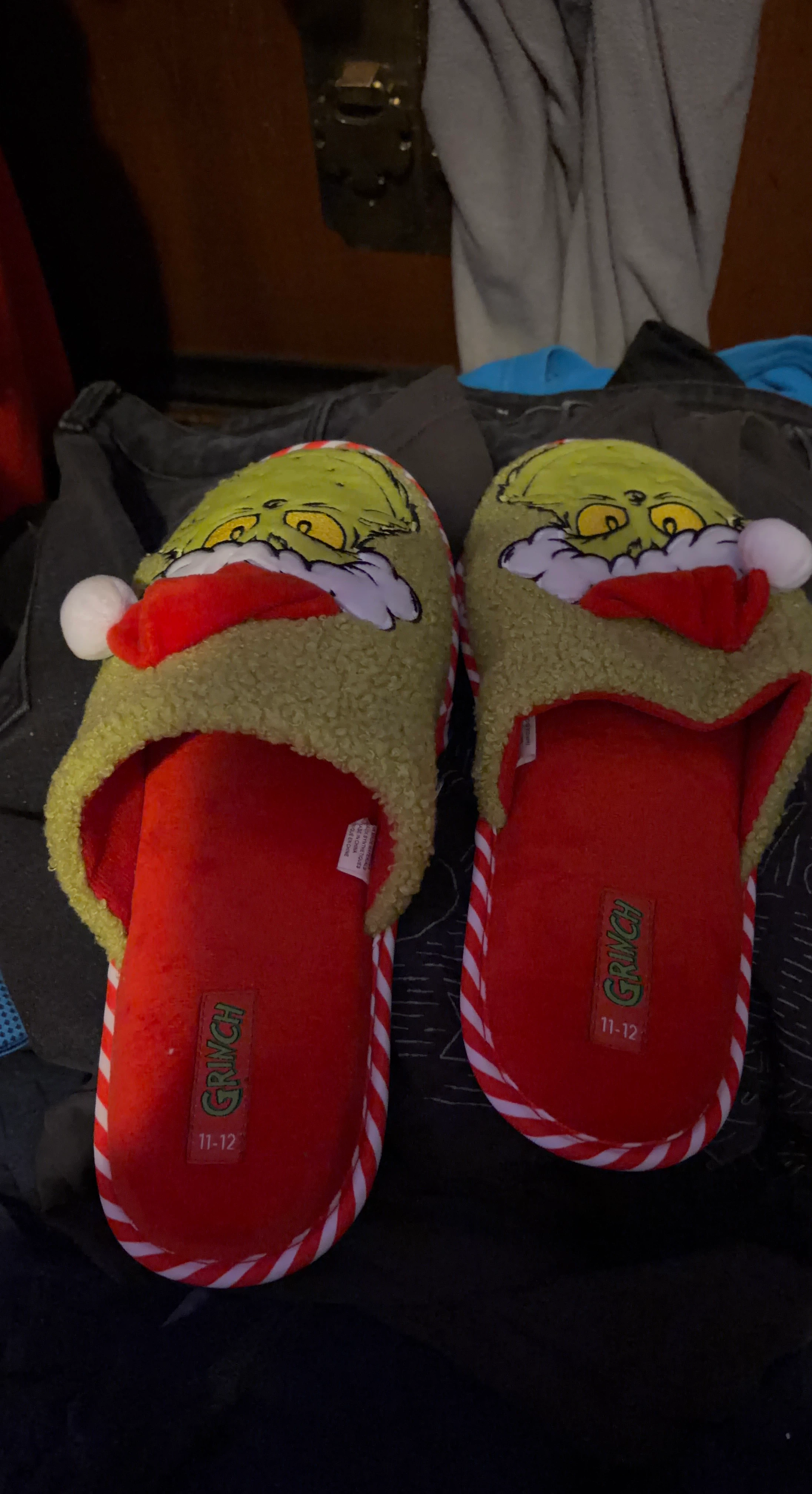The Grinch Slippers Size 11-12